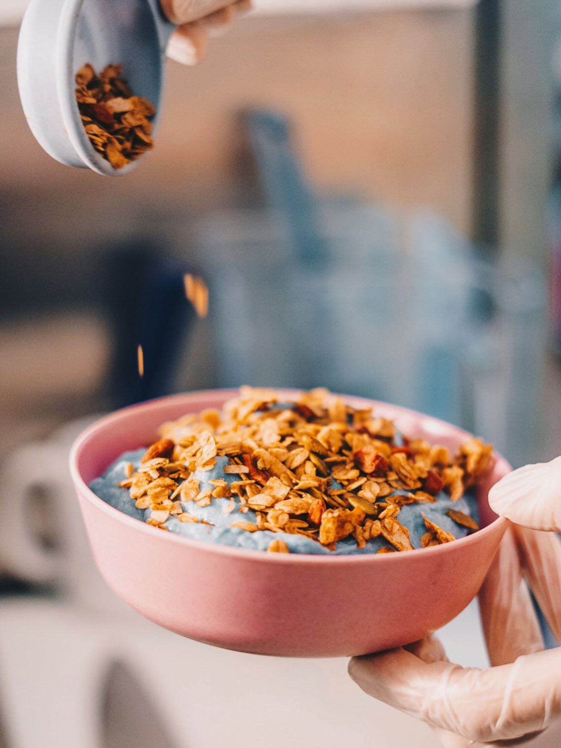 Let our Aloha Bowl bring the vibes & energize your Weekend! ๐๏ธโญ๏ธ
Both locations open 7am-4pm ๐๐
Photo by @housepourstudio ๐