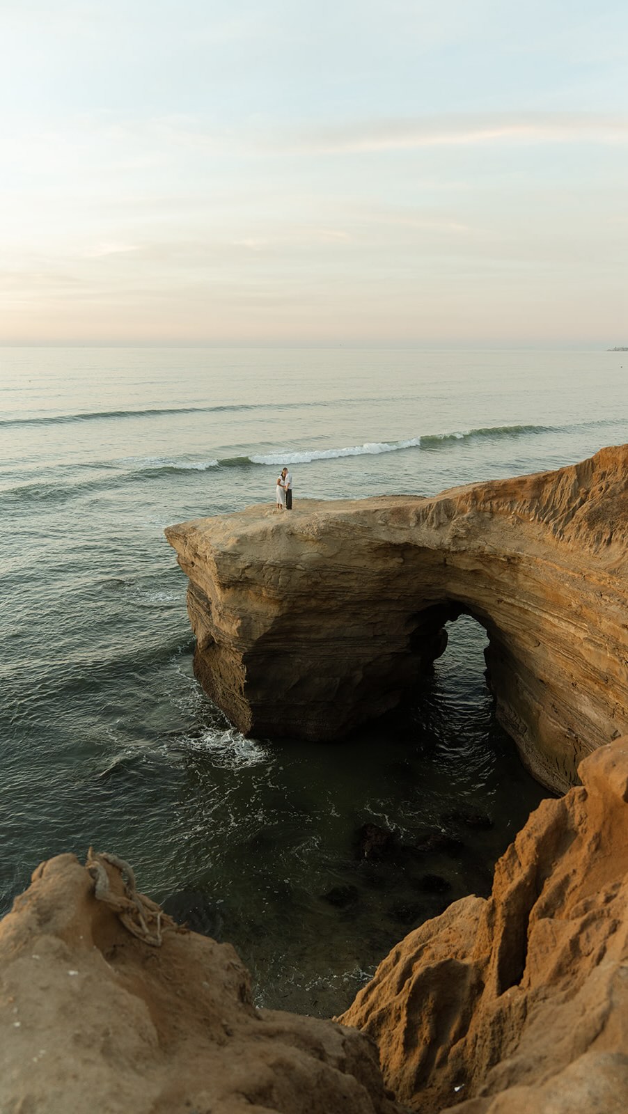 still haven’t found a spot on the California Coast that I didn’t obsess over 🌊☀️📸
California baby through and through - love that I found a job that gives me my love and coastal fix. Let me know if you want to take photos like this because I’m addicted.