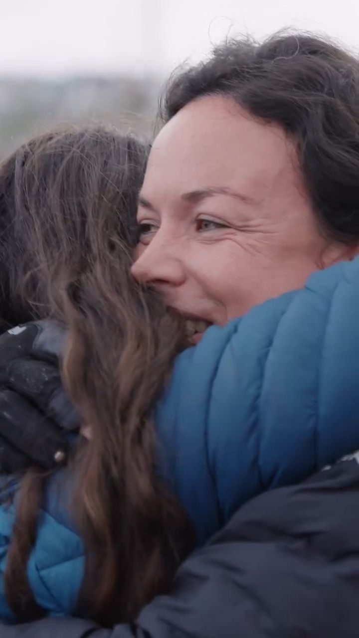 💨 Aujourd’hui, une aventure commence.
Chaque skipper prend le départ avec l’envie d’écrire son histoire… et de marquer celle de La Solitaire du Figaro Paprec.
📌 À Perros-Guirec, les conditions idéales offrent un décor magnifique pour ce grand départ. Sourires, concentration, excitation… c’est souvent avec beaucoup d’émotions que les marins larguent les amarres avant de plonger dans l’intensité de la compétition.
🎥 Falcone Production / La Solitaire du Figaro Paprec
#icinaissentleslégendes #LaSolitaire