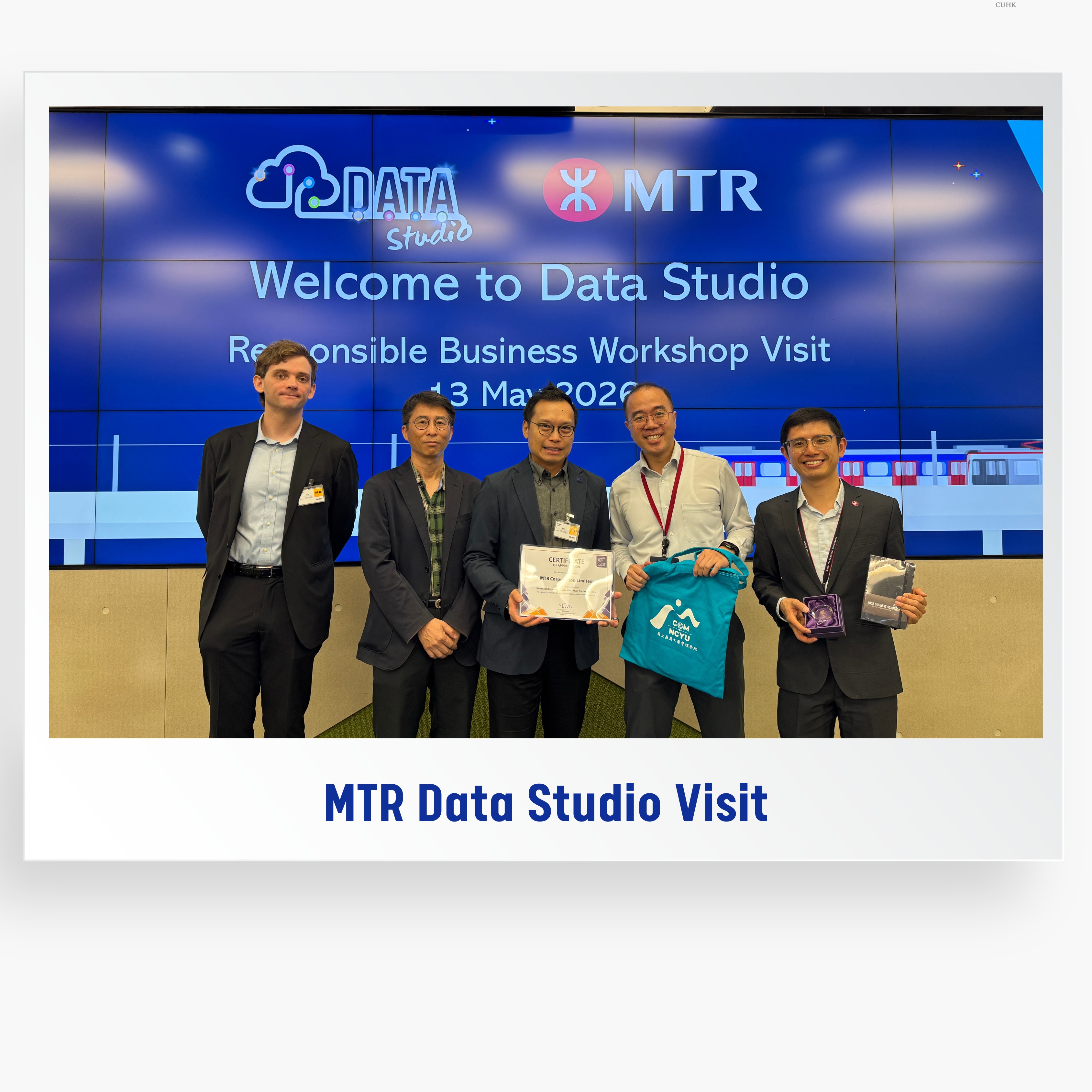 Company Visit at MTR Data Studio 🚇
As part of the Responsible Business Workshop (RBW) 2026, students visited the MTR Data Studio for a company visit.
During the visit, students had the opportunity to learn more about MTR’s work, including its ESG-related initiatives and how data and technology are being applied in a major public transport organisation.
The visit encouraged students to reflect on the connection between sustainability, innovation, responsible business, and the daily operations of essential urban infrastructure.
Our sincere thanks to Mr. Bosco Leung, Mr. Andy Pang, and the MTR team for their warm welcome, thoughtful sharing, and support in arranging this meaningful visit.
Stay tuned for more RBW 2026 updates! ✨
#CUHKBusinessSchool #RBW2026 #ResponsibleBusinessWorkshop #BESGO#MTR #ESG #ResponsibleBusiness #ExperientialLearning #Innovation #SocialGood