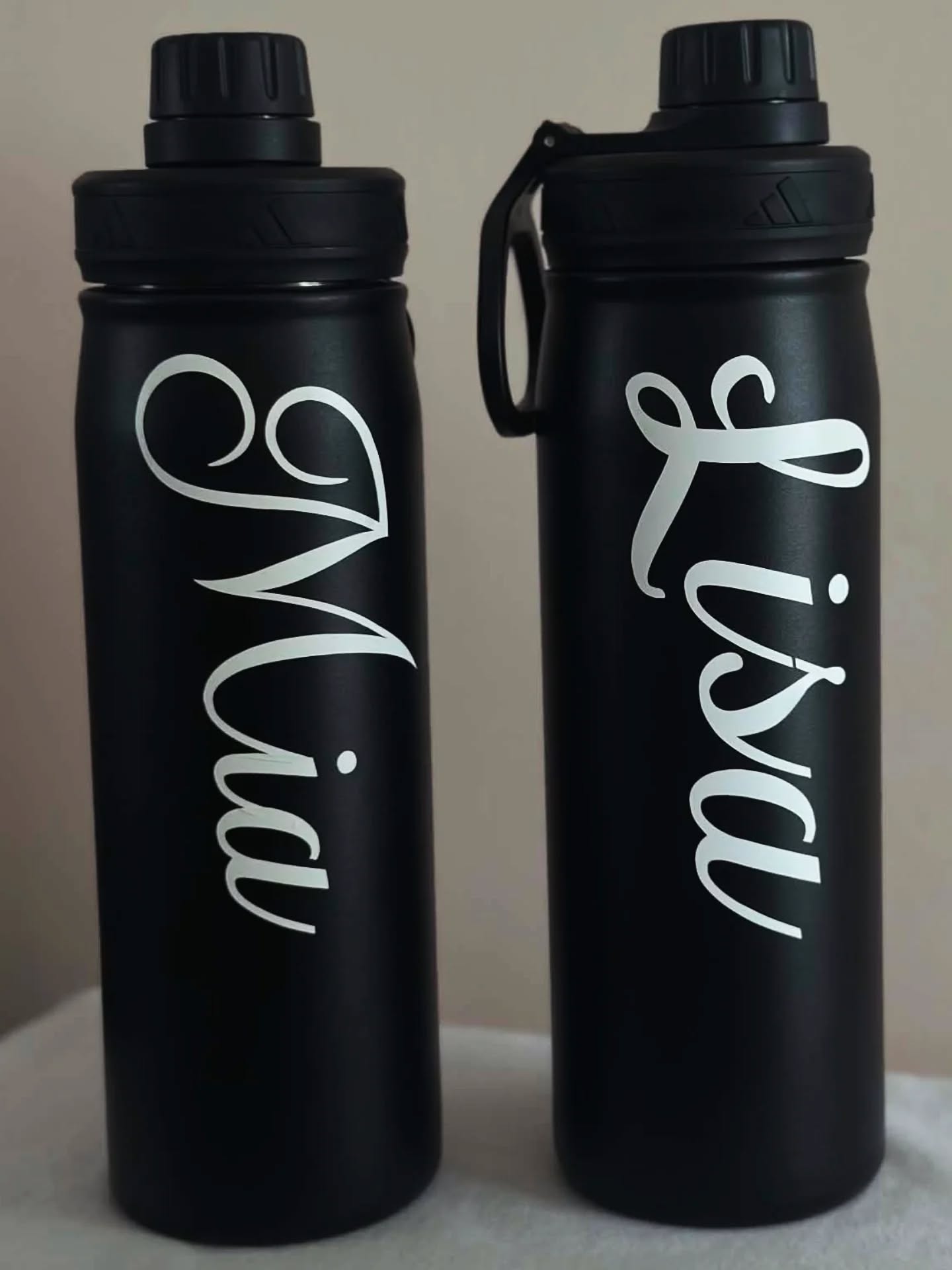 Personnalisation de gourde 😀
Commandez vos stickers en message privé 👉
Ne passe pas au lave vaisselle !
#gourde #personnalisé #stickers
