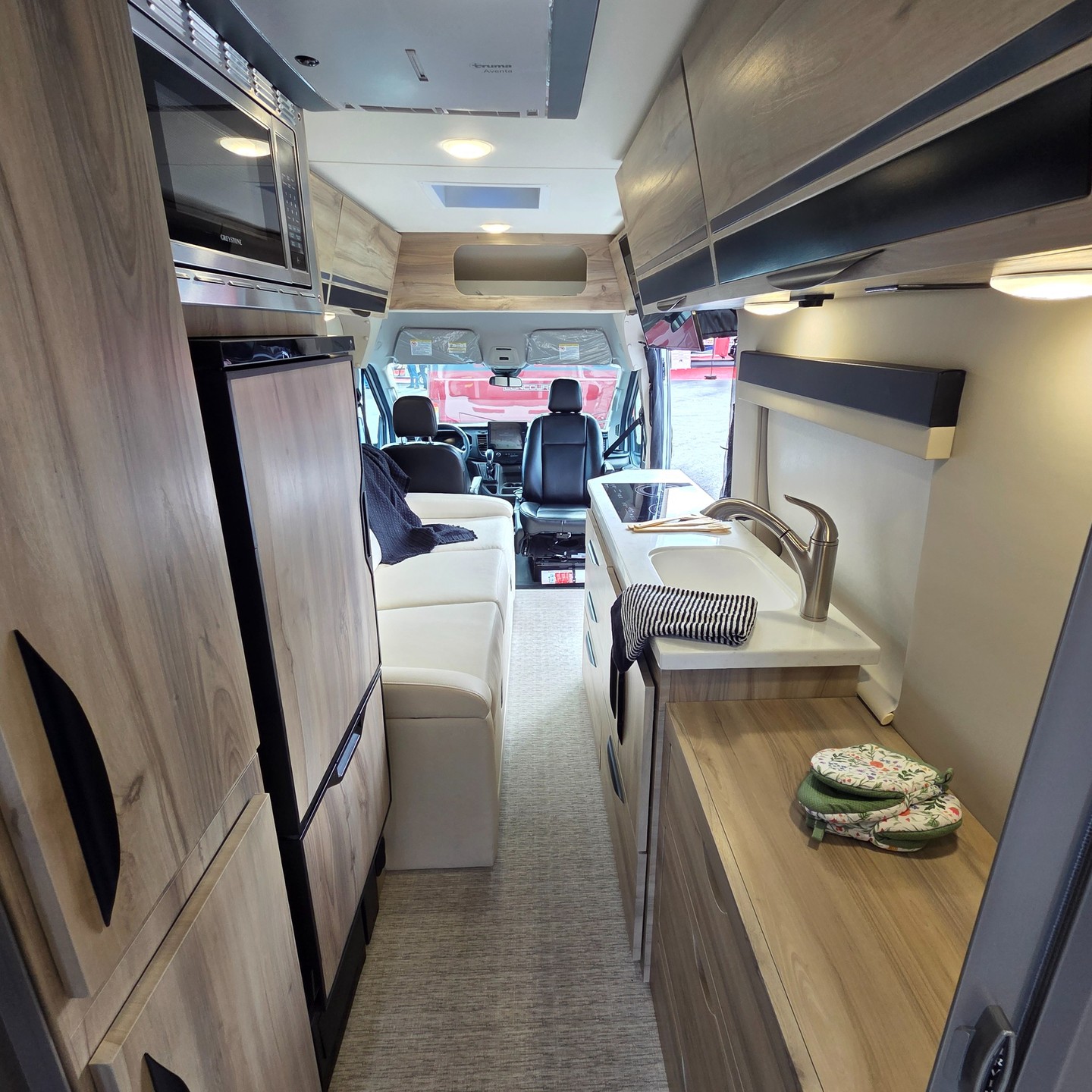Designed for the way you travel ✨
With a versatile bed configuration and built-in storage where you actually need it, the Bayside SS AWD makes it easy to feel at home on the road.
Learn more >> https://www.chinookrv.com/bayside
#ChinookRV #Bayside #ChinookBayside #ClassB #VanLife #AWD #AllWheelDrive