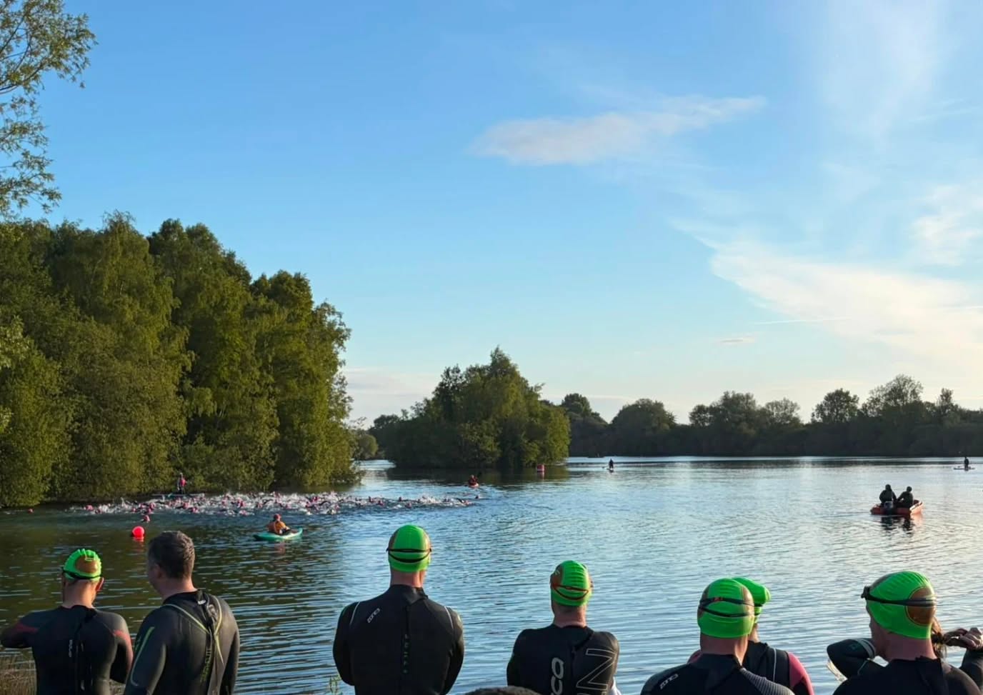...51 Fiver was a blast! Thank you @icompeteevents!
However, please can someone leave the hot tap on into the lake 🚰 or dial up the sunshine?! 🤔
The 🐸's will be back here representing at 113 Event in a few weeks - we would love it to be just a 'tad'warmer! 🤣
#swimbikerun #51fiver #cotsworldwaterpark