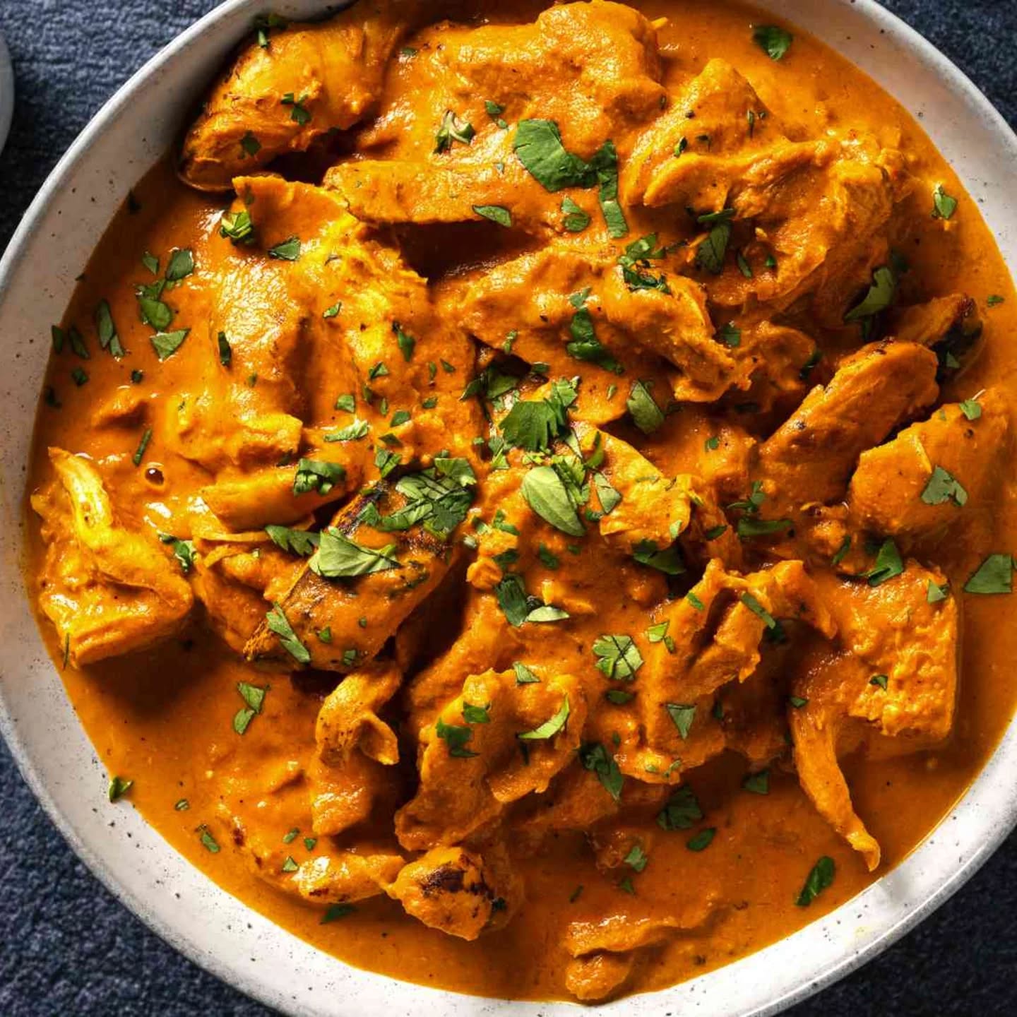 Bonjour tout le monde🌞
Ce mercredi, je vous propose d'aller un peu en Inde:
☆ Tikka masala de poulet ou végé, beignets de courgettes et chutney menthe, riz aux graines de nigelle
☆ Chausson aux pommes caramel beurre salé
*Tout est possible sans gluten et sans lactose
*La version végétarienne est possible sur demande
Et tout ça, comme d'habitude, cuisiné maison, avec amour et des produits de qualité!
Pour rappel:
Livraison Arize/Lèze: TOUS LES MERCREDIS entre 12h et 18h15 (flexible si les horaires sont trop justes pour certain(e)s)
●Prix:
Plat à 7.50e (cuisine familiale, traditionnelle du monde)
Dessert à 2.50e
Au plaisir de vous régaler!
Jamila
Cuisine nomade ~ 'Cuisine des sens'
www.cuisinenomade.net
www.instagram.com/jcuisinenomade
0768399745