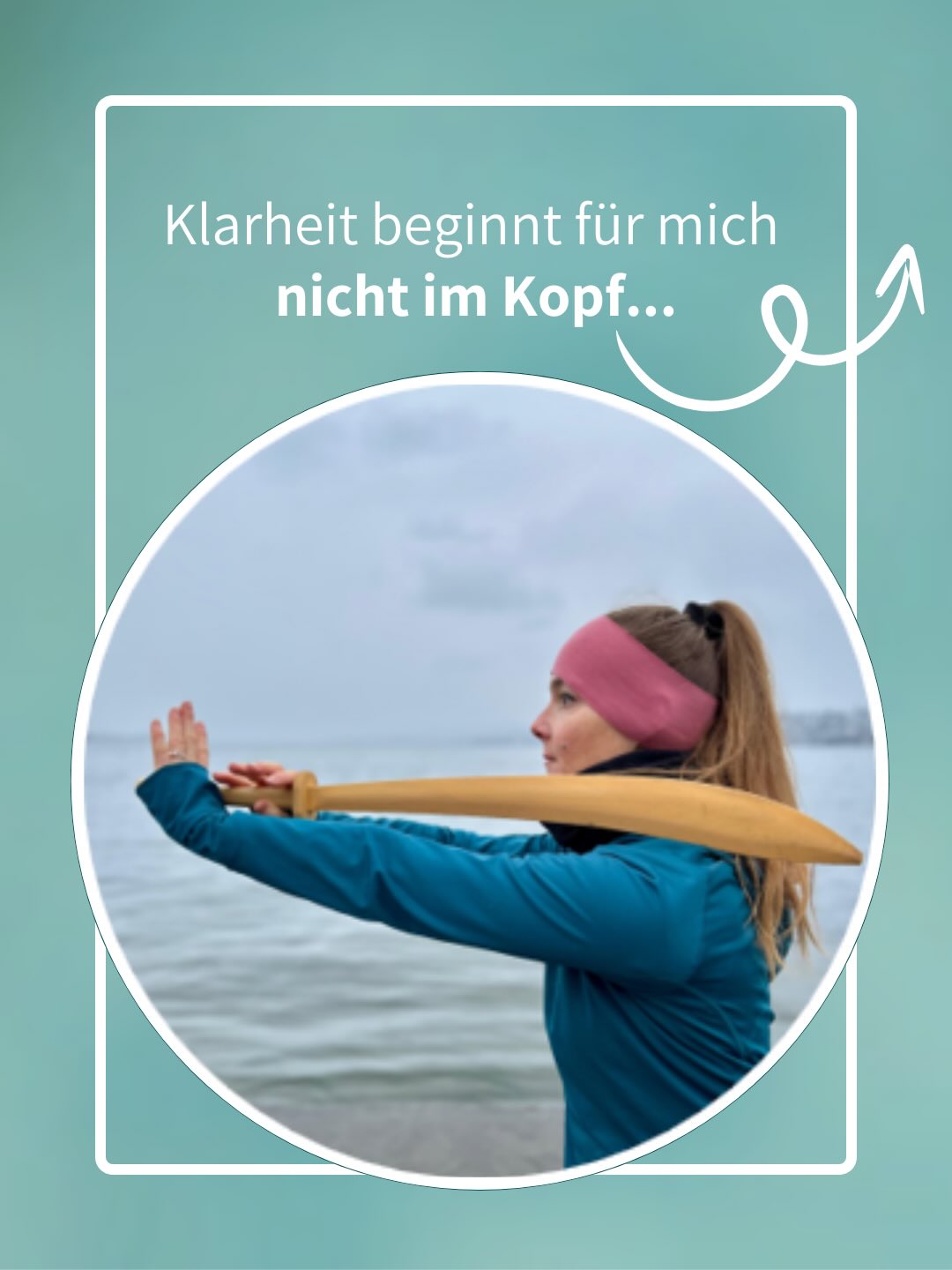 🙃KLARHEIT BEGINNT FÜR MICH NICHT IM KOPF.
Klarheit beginnt im Körper. Wie?
🤯ES GIBT TAGE, DA HABE ICH EINEN VERNEBELTEN KKOPF.
Er ist damit beschäftigt, vergange Erlebnisse zu verdauen.
Oder ich mache mir Sorgen über Bevorstehendes.
💁♀️MEINE GEDANKEN MIT EINEM SCHALTER AUF KLAR SCHALTEN,
das kann ich in diesen Momenten nicht.
💪ICH BRAUCHE ACHTSAME BEWEGUNG,
ich muss meinen Körper spüren, um mich ins Hier & Jetzt zu bringen.
🗡️DABEI HILFT MIR TOG CHÖD.
Die präzisen, meditativen Bewegungen des tibetischen Schwerttanzes erfordern meinen ganzen Fokus. Ich verankere mich in der Gegenwart.
🧘ICH FINDE KÖRPERLICH ZUR RUHE.
Und damit beruhigen sich auch meine Emotionen.
🪷UND WENN DIE EMOTIONEN IN BALANCE SIND,
dann wird der Kopf klar.
🥰DIESES BALANCIEREN VON INNEN HERAUS MÖCHTE ICH DIR WEITERSCHENKEN.
Möchtest du innere Ruhe & Klarheit finden?
🗡️😍🗡️😍🗡️😍🗡️😍
LERNE TOG CHÖD KENNEN - KOMME ZUM WORKSHOP mit Olivier A. Maillard @oamaillard @lubang.ch
Wann: Fr, 26. Juni 2026, 9.30 - 17.00 Uhr
Wo: GZ Zürich Seebach.
Weitere Infos via Tog Chöd-Link in der Bio.
MELDE DICH GERN VIA DM BEI MIR.
Ich freu mich von Herzen auf dich.
🗡️😍🗡️😍
💌Was hilft dir bei Kopf-vernebelten Tage?
Ich freu mich auf deine Inspirationen dazu in den Kommentaren.
❓️🤔❓️🤔
WAS IST TOG CHÖD?
🗡️Tog Chöd ist ein sehr kraftvoller, dynamischer Schwerttanz.
🧘🏽♂️Tulku Lobsang Rinpoche, ein hoher buddhistischer Meister aus Tibet,
hat Tog Chöd in den Westen gebracht.
🙏Die Praxis hilft uns, von Ängsten aus der Vergangenheit und Erwartungen an die Zukunft loszulassen. Wir stärken unsere Präsenz im gegenwärtigen Moment.
🪷Wut wird zu Kraft, Angst zu Vertrauen. Unser Geist wird klar und mitfühlend.
💗Aus einem friedvollen Herzen werden wir zu Schöpfern unseres Lebens.
#tulkulobsang
#togchöd
#togchod
#togchödeducator
#togchodteacher
stille
gelassenheit
yogaswitzerland
yogazuerich
yogazürich
tibet
frauenpower❤️
achtsamkeitsmeditation
herzkraft
mentalekraft
TOG CHÖD
LU JONG
YOGA
MEDITATION
ACHTSAMKEIT
RUHE
BALANCE
STILLE
GELASSENHEIT
WEISHEIT
MITGEFÜHL
LIEBE
TRANSFORMATION
