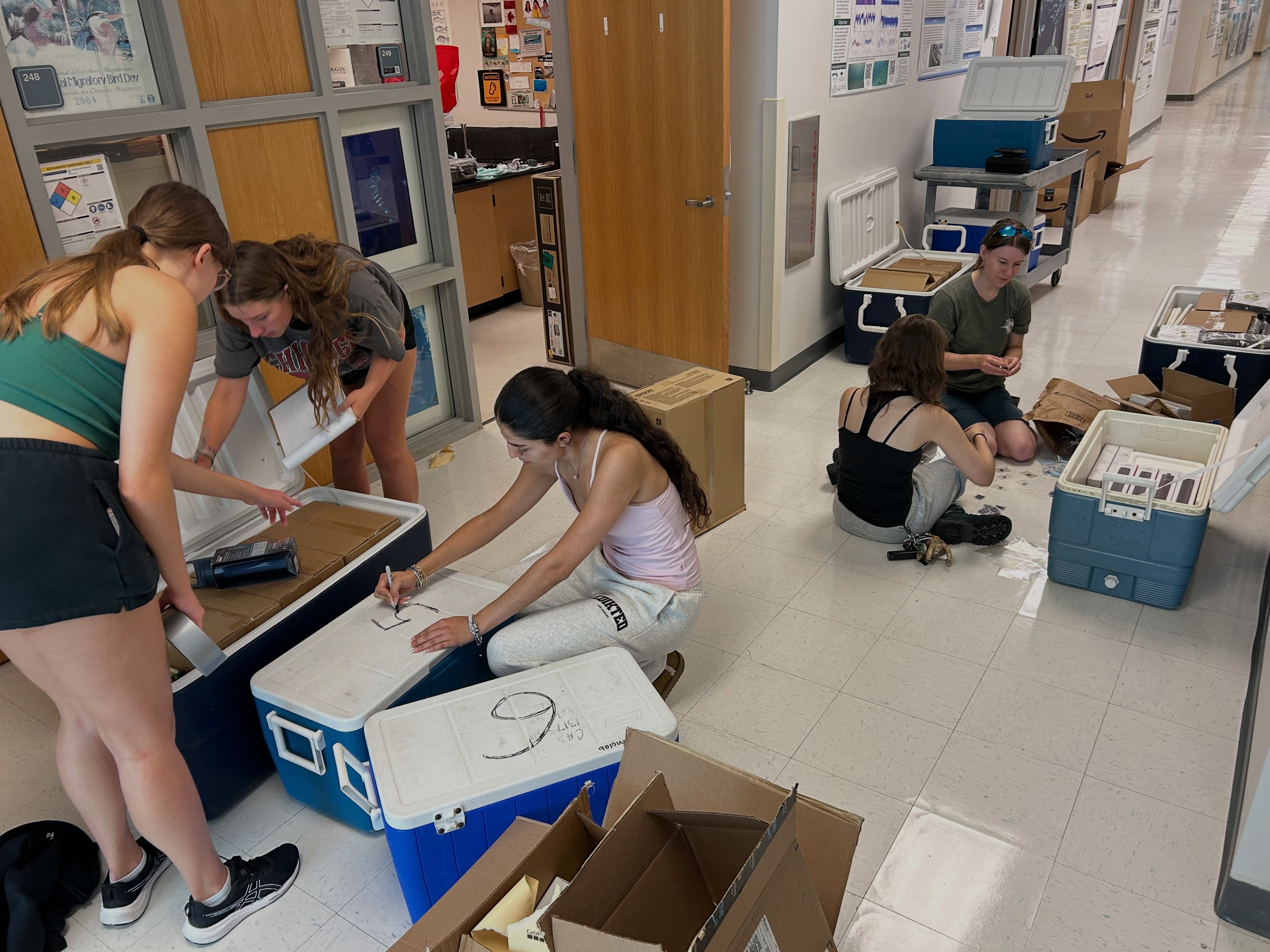 Group bonding during packing day! Only five days until departure for the #Galapagos!! ✈️🏝️🐢 @fauecos @fauscience #fau_uce_galapagos_2026