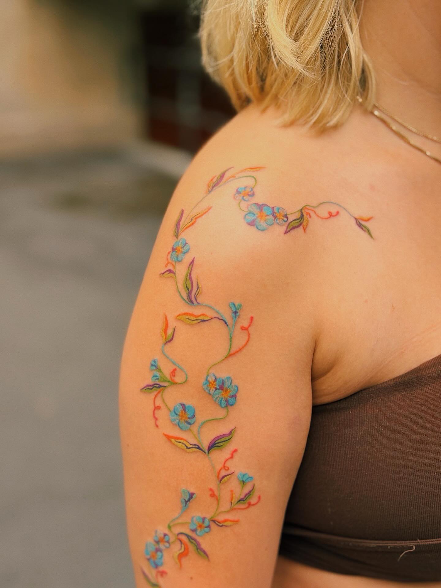 @zapolarie is visiting us 28-31 of May!
Their style is something else and not something you wanna miss out on!
Dm @zapolarie to book
#tattoocopenhagen #colourtattoo #summertattoos #tattoostudiocopenhagen #guestartist