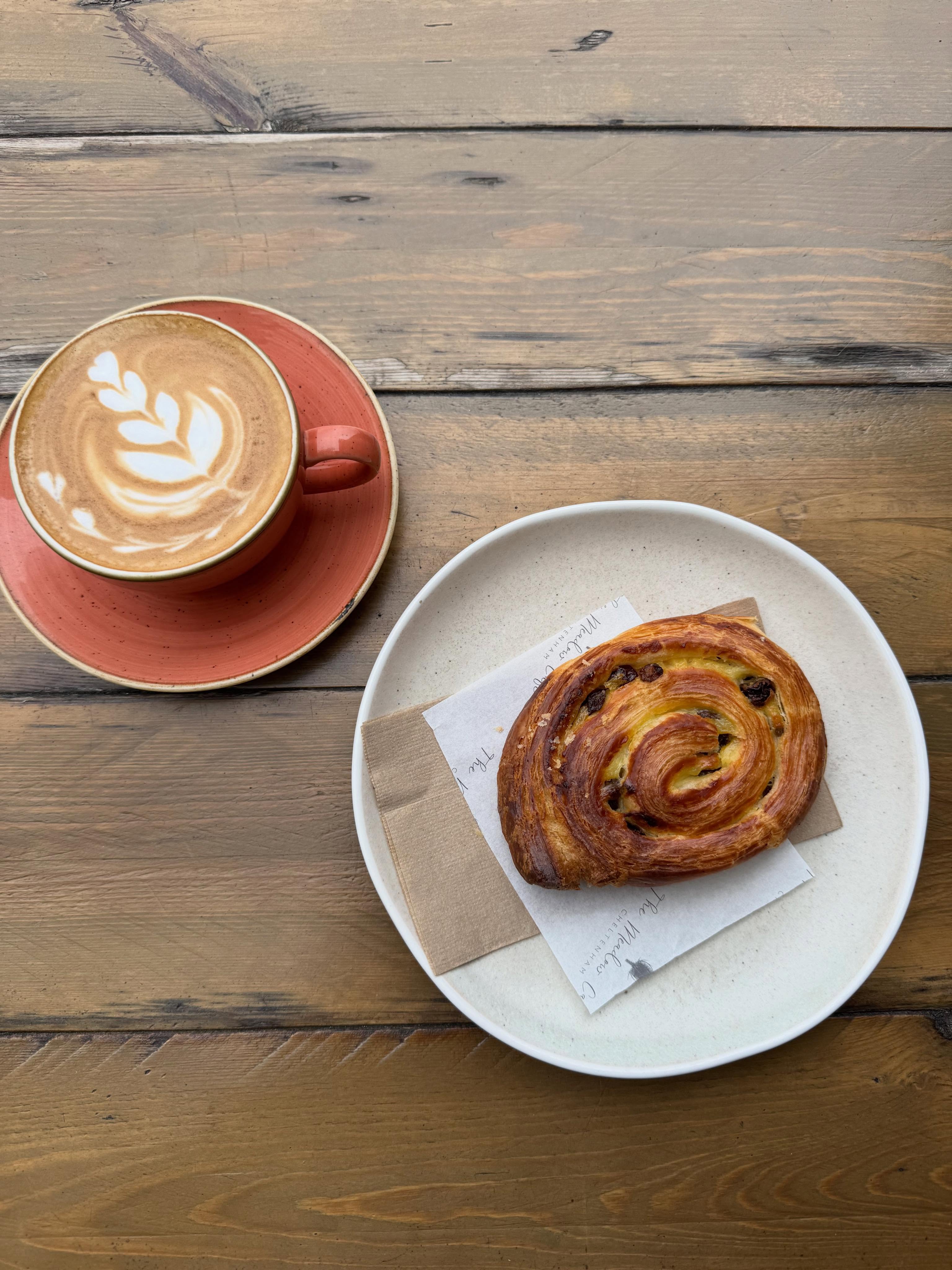 The perfect Sunday starts here 😍✨🥐