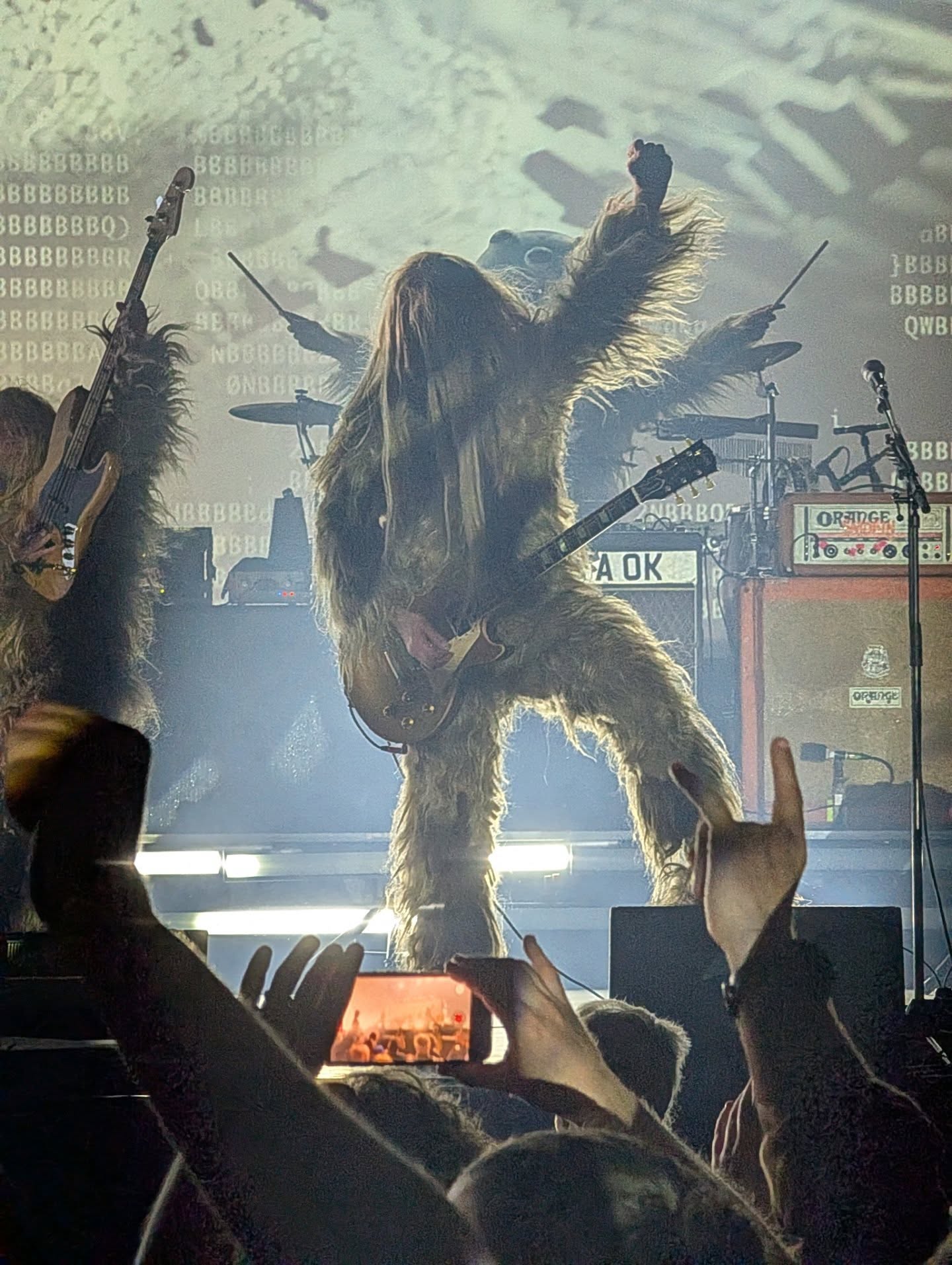 Bore da.
Just about recovered from the wonderful @superfurryanimals gig on Saturday night and am ready for the new week 💪
And it looks like it's going to be a busy one. Open as usual at Park Street HQ until 3p.m. today and then 10-5 the rest of the week.
And we'll also be attending not one, not two, but three record fairs over the weekend!
Loads of new stock hitting the racks all the time and it's definitely record digging weather at the moment so why not pop in for a browse.
Cael wythnos gwych pawb 😁
#thesecond45 #llanellirecordstore
