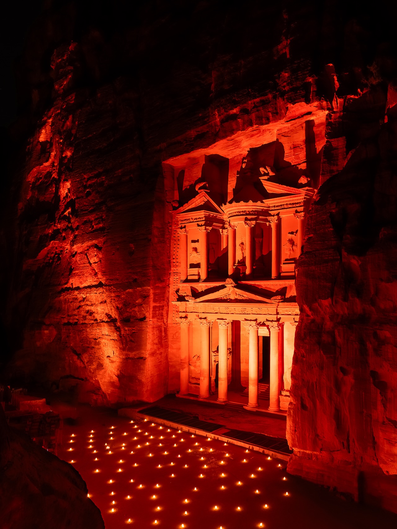 Slow down and take it all in. This is the place that really started my photography journey. So to return and have new opportunities to create new images, makes every step of the adventure worthwhile.
Shot with Sony A7CR with 16-35 GMII #jordanpetra