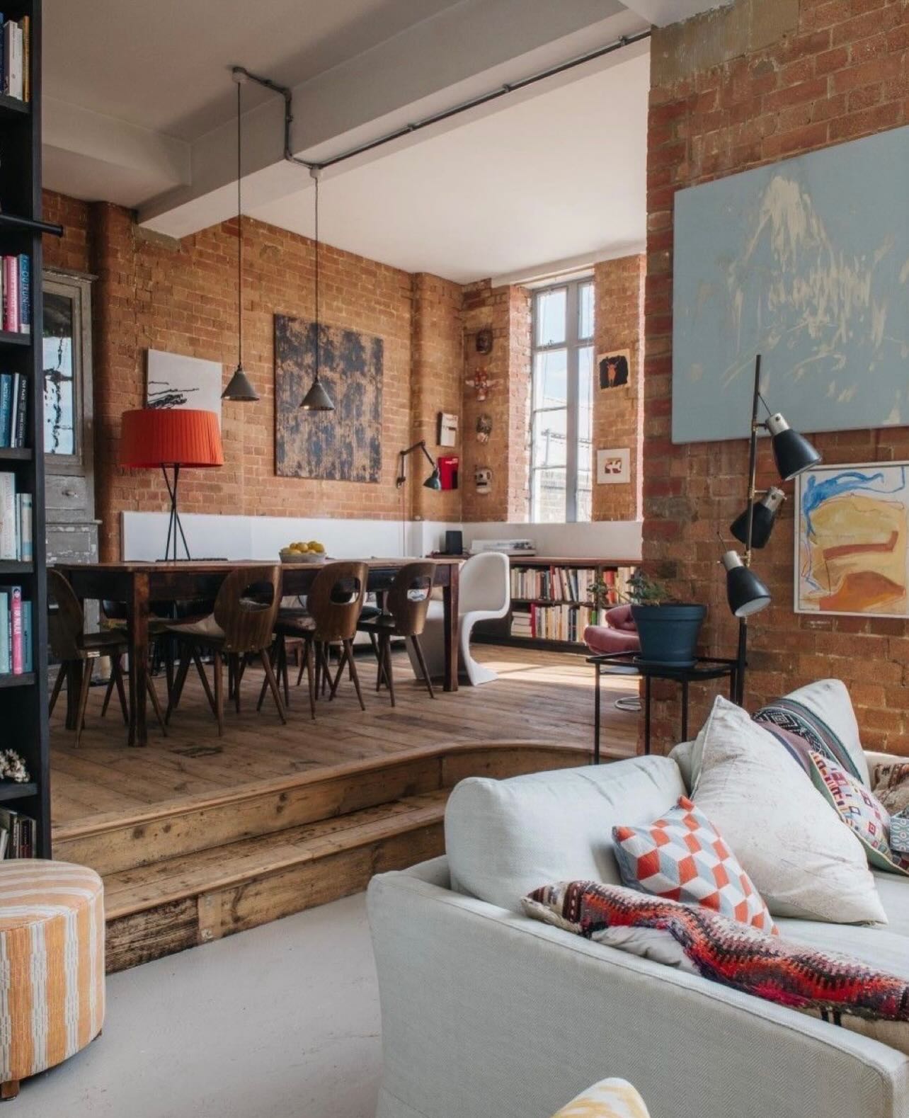 What do these rooms have in common?
It’s not the furniture.
It’s not the paint colour.
It’s the lighting. 💡
Every space here uses layered lighting — table lamps, sconces, floor lamps, soft overhead lighting — to create warmth, depth, and atmosphere.
One of the biggest design mistakes I see is relying on a single overhead light to carry an entire room. Adding multiple sources of light instantly makes a space feel softer, calmer, and more lived in.
Sometimes the “cozy” feeling people are searching for has less to do with decor… and more to do with the glow. ✨
Images sourced from Pinterest. All rights reserved to the original creators.
#LayeredLighting
#niksenmoods