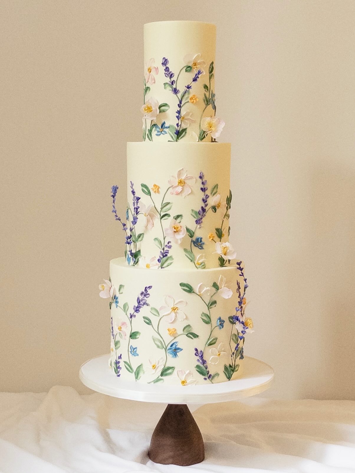 Hello Spring!
For Adonis & Zubairul 🌸🌺💐
#weddingcake #torontoweddings #cakedesigner #cakeinspo #weddingcakeinspiration