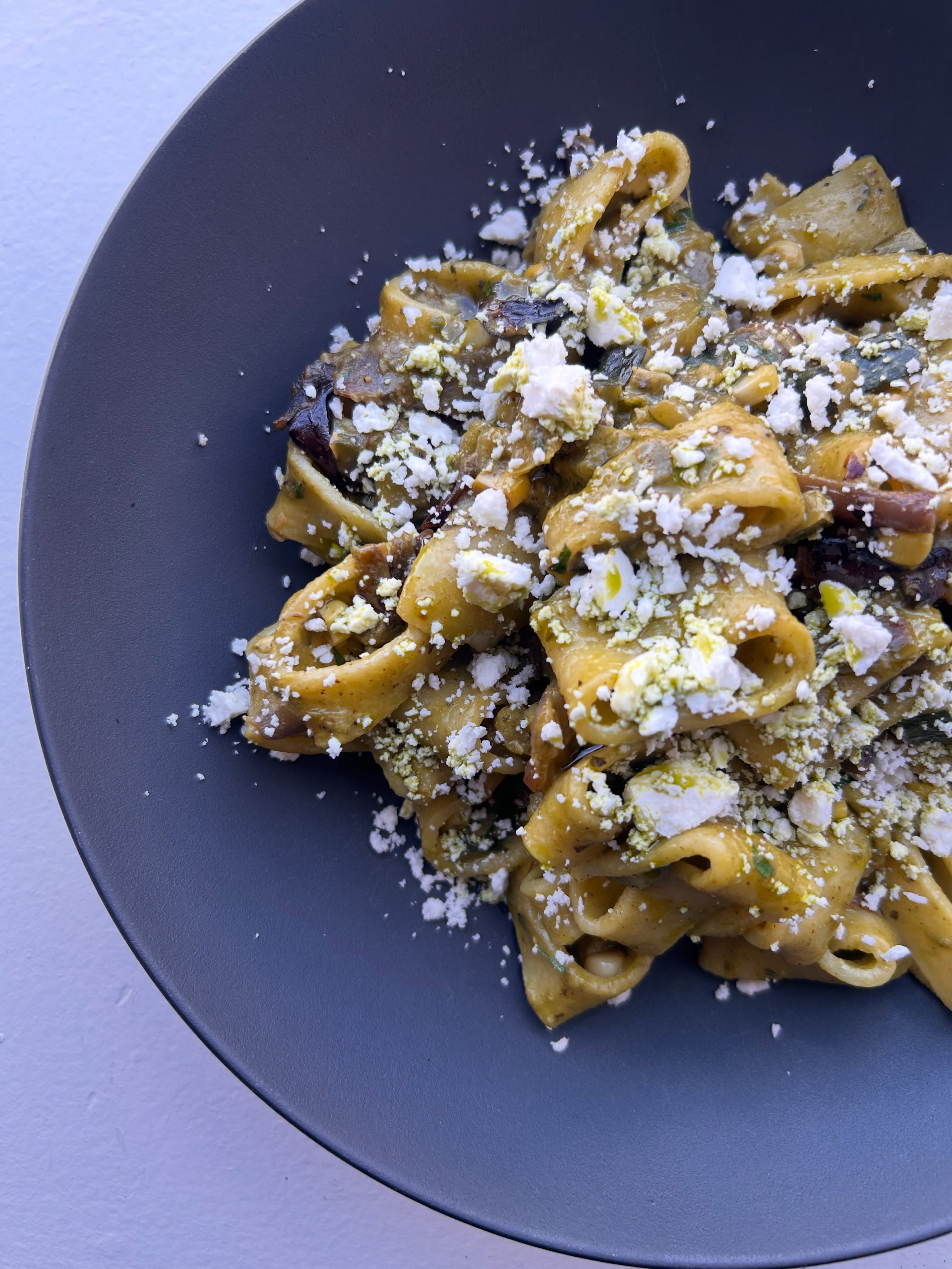 Mezzi paccheri, zucchini corn succotash, charred onion, wild ramp pesto
#veraceoakville #Oakvillerestaurants #italianfood #goodfood #pasta