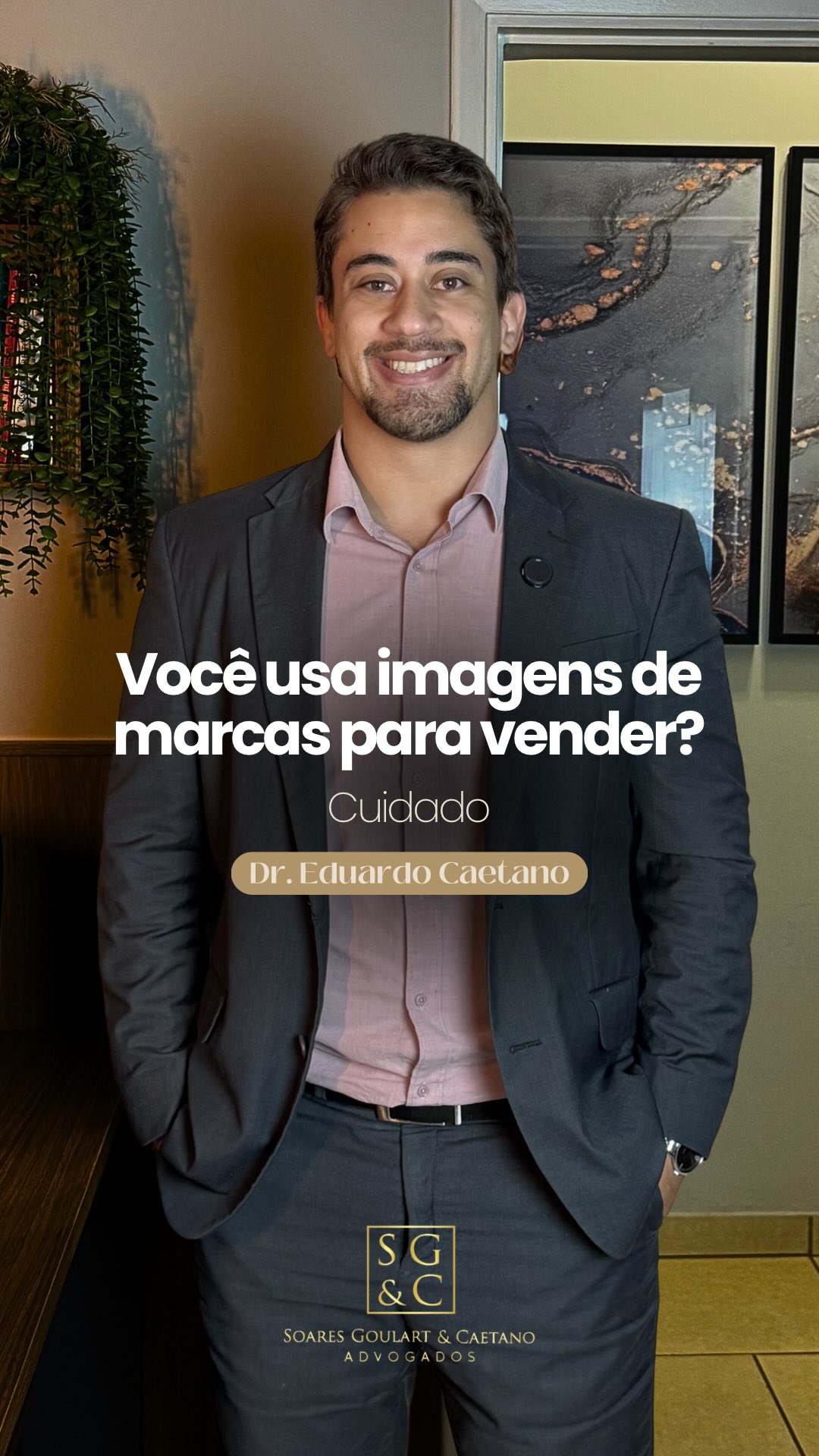 Se você vende online, seja nas redes sociais, no seu próprio site ou em marketplace, atenção: usar imagens de marcas que você não detém pode gerar indenização, mesmo que tenha sido apenas uma vez e sem nenhuma venda realizada.
É isso que a Justiça tem entendido. O uso indevido de marca registrada, ainda que pontual, pode configurar violação de propriedade intelectual e resultar em condenação ao pagamento de indenização ao titular da marca.
Por isso, faça um raio-x do seu site e das suas redes sociais antes que isso se torne um problema. Conte com orientação jurídica para regularizar sua presença digital.
#MarcaRegistrada #PropriedadeIntelectual #VendasOnline #Marketplace #FrancaSP