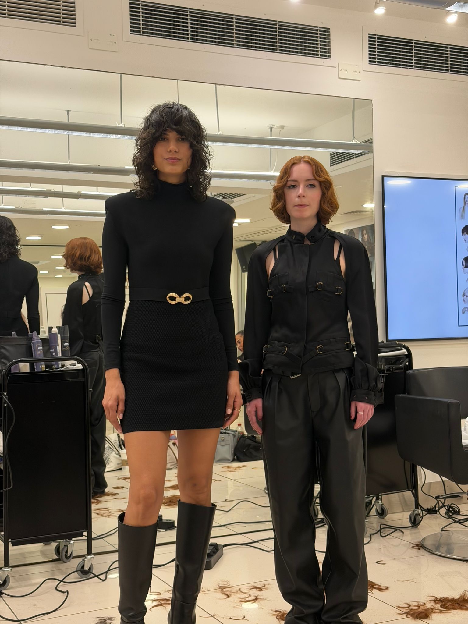 Holly had an incredible time completing the Toni & Guy Foundation Cutting Course ✂️🤍
Over the course, she refined her precision cutting techniques, explored new creative approaches and gained invaluable knowledge from some of the industry’s best educators.
We’re so excited for Holly to bring these fresh skills back to Chandler Wright✨