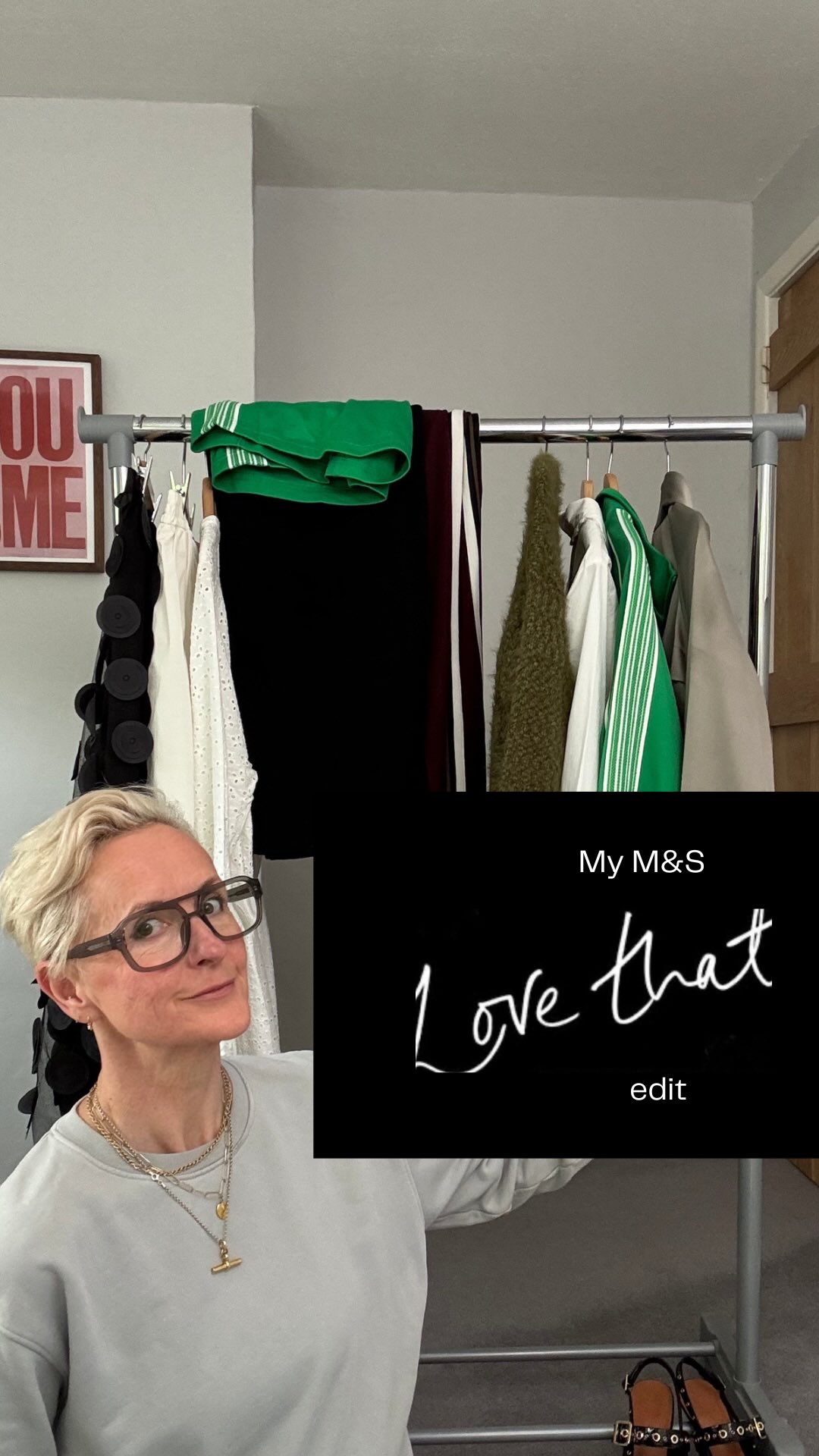 My M&S “Love That” edit part 1. Sadly not an ad but showing what I’ve bought recently and how I’m wearing it.
First in a series.
I talk about the revelatory high-waisted barrel leg jeans, a pair of kitten heels and a jolly nice white shirt with a bit of a twist.
Coming up next: fabulous jackets.
By the way @marksandspencerstyle I’m available and reasonably priced 😀
M&S women’s clothes, M&S latest clothing range, Love That campaign, spring style, outfit tips, how to wear reel, over 40 style, over 50 style, personal stylist
#mymarks #lovethat #marksandspencer