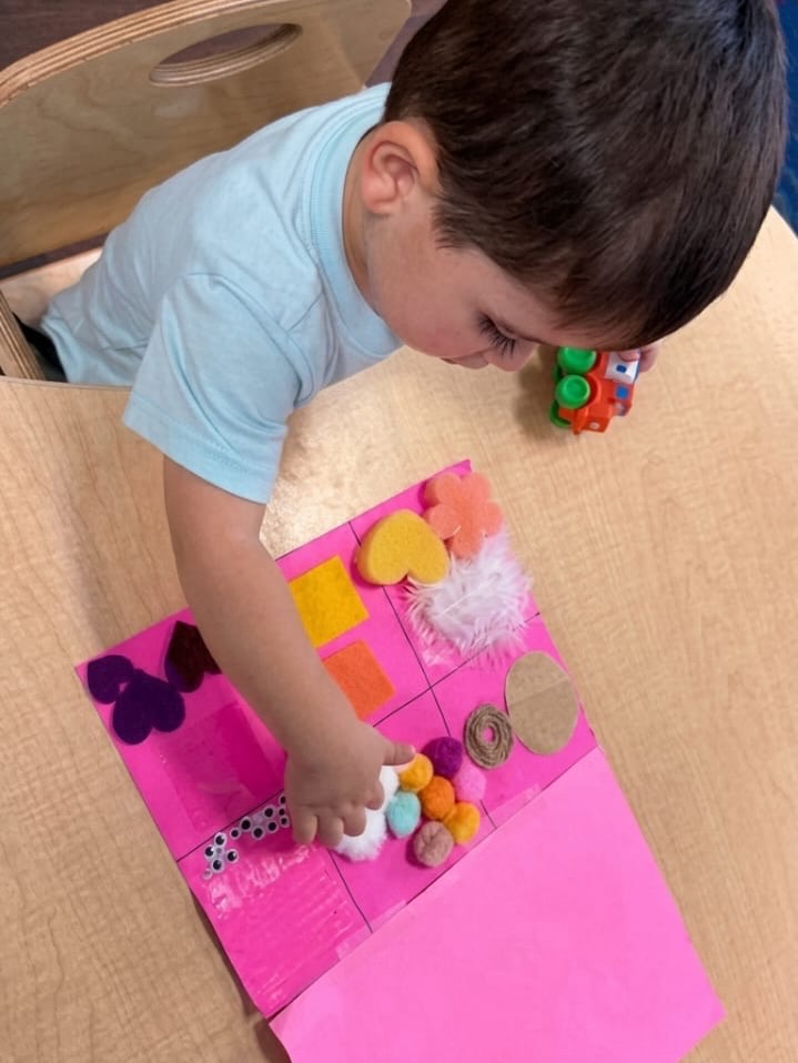 Exploring hands, growing minds! 🖐️✨ There’s nothing like sensory play to spark curiosity and strengthen fine motor skills. From the softest touch to the roughest feel, every sensation tells a story. 🧠🌈
👉 What textures does your little one love to explore the most? Let us know in the comments.
#tinyblockspreschool #coconutcreek