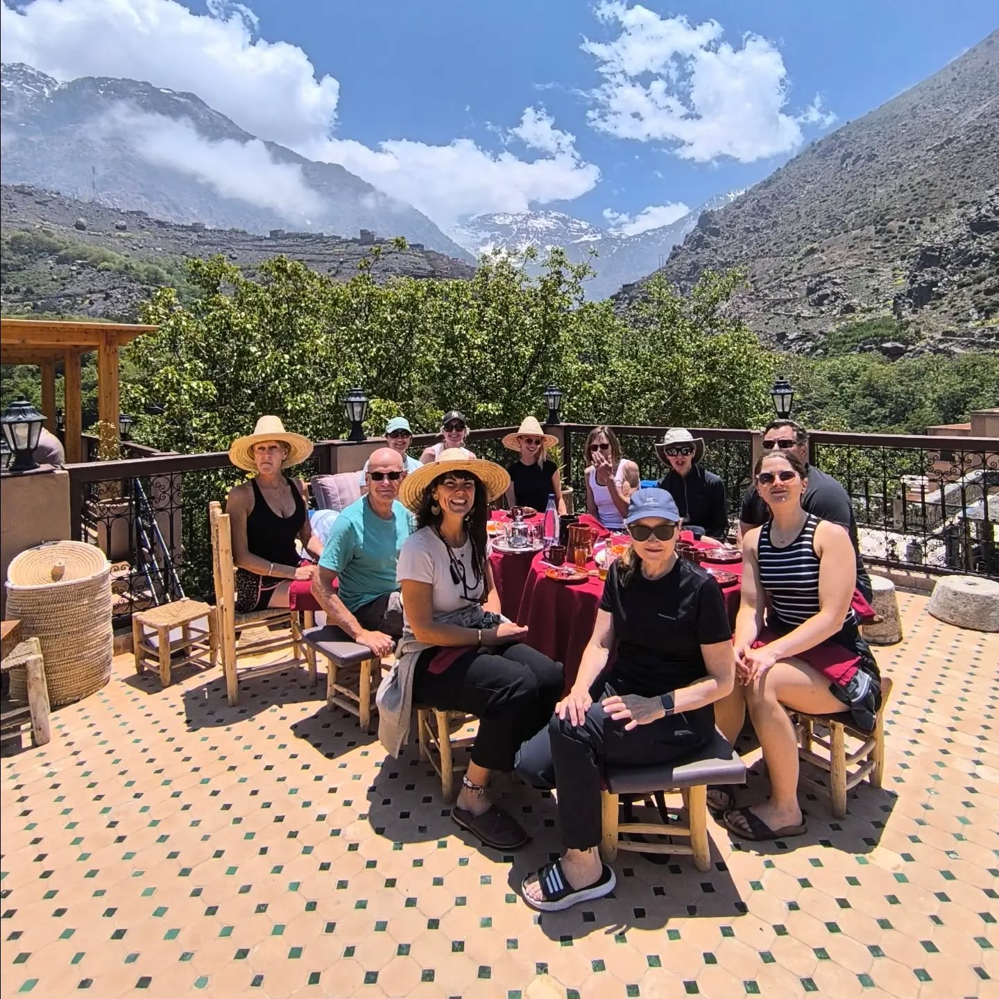 ATLAS MOUNTAINS YOGA RETREAT
Yoga Retreats are always very special. That's why I love to be part of them once in a while.
A little escape from our busy routine with massive benefits for our mental, physical and emotinal health.
People leave light, relaxed, happy, well nourished, with new friends, unforgetable memories and the intention of doing it again.
I might say this everytime 😅 but this group was absolutly a gem, everyone so kind, good laughs, sharing life stories that enrish, amazing.
Thanks for the opportunity @adventureyogi , Atlas Mountains was really precious.