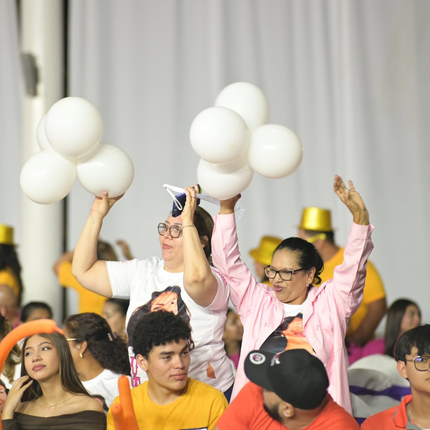 Van llegando las barras en nuestras candidatas
📸: @jrms58