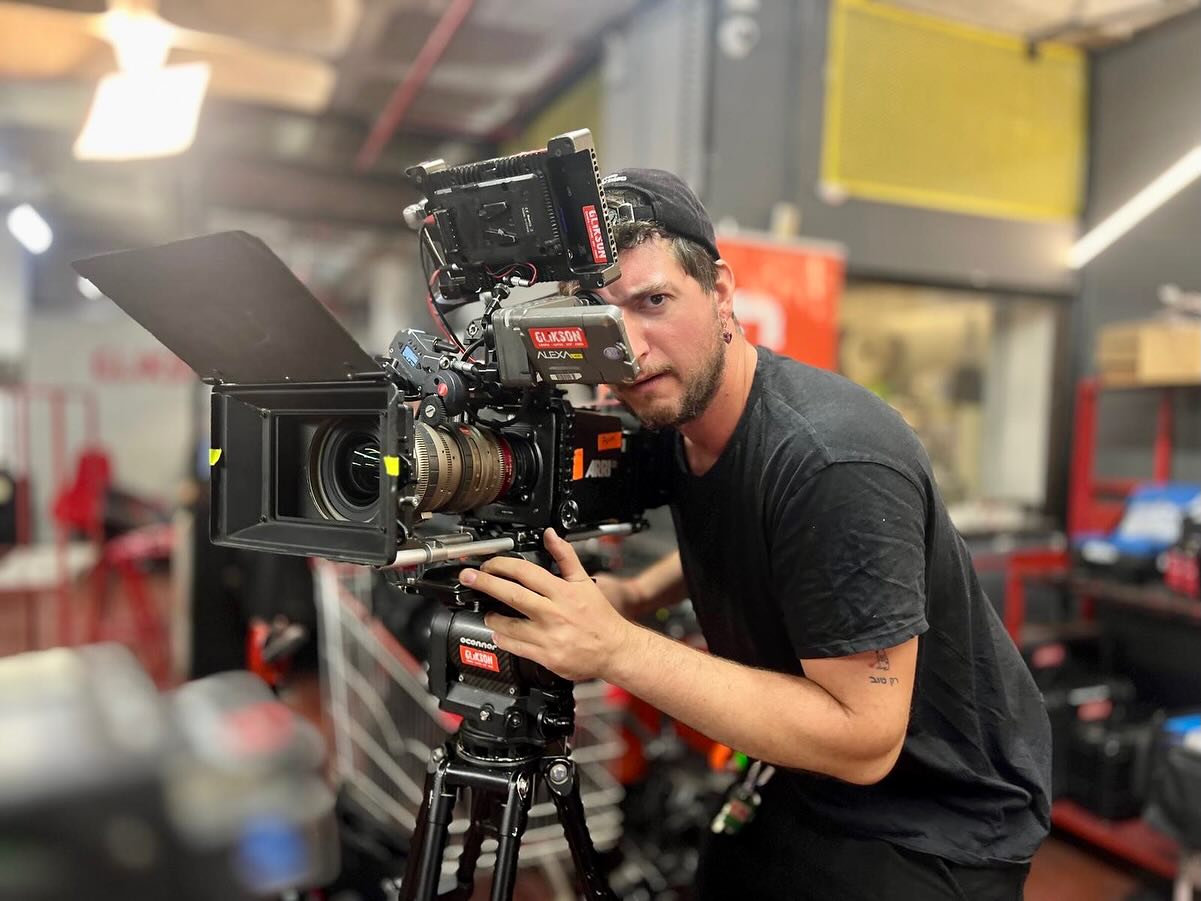 Take it easy…
Mini Alexa & Angenieux EZ 😎🎬
Make films, not war 🎥
@papolokk