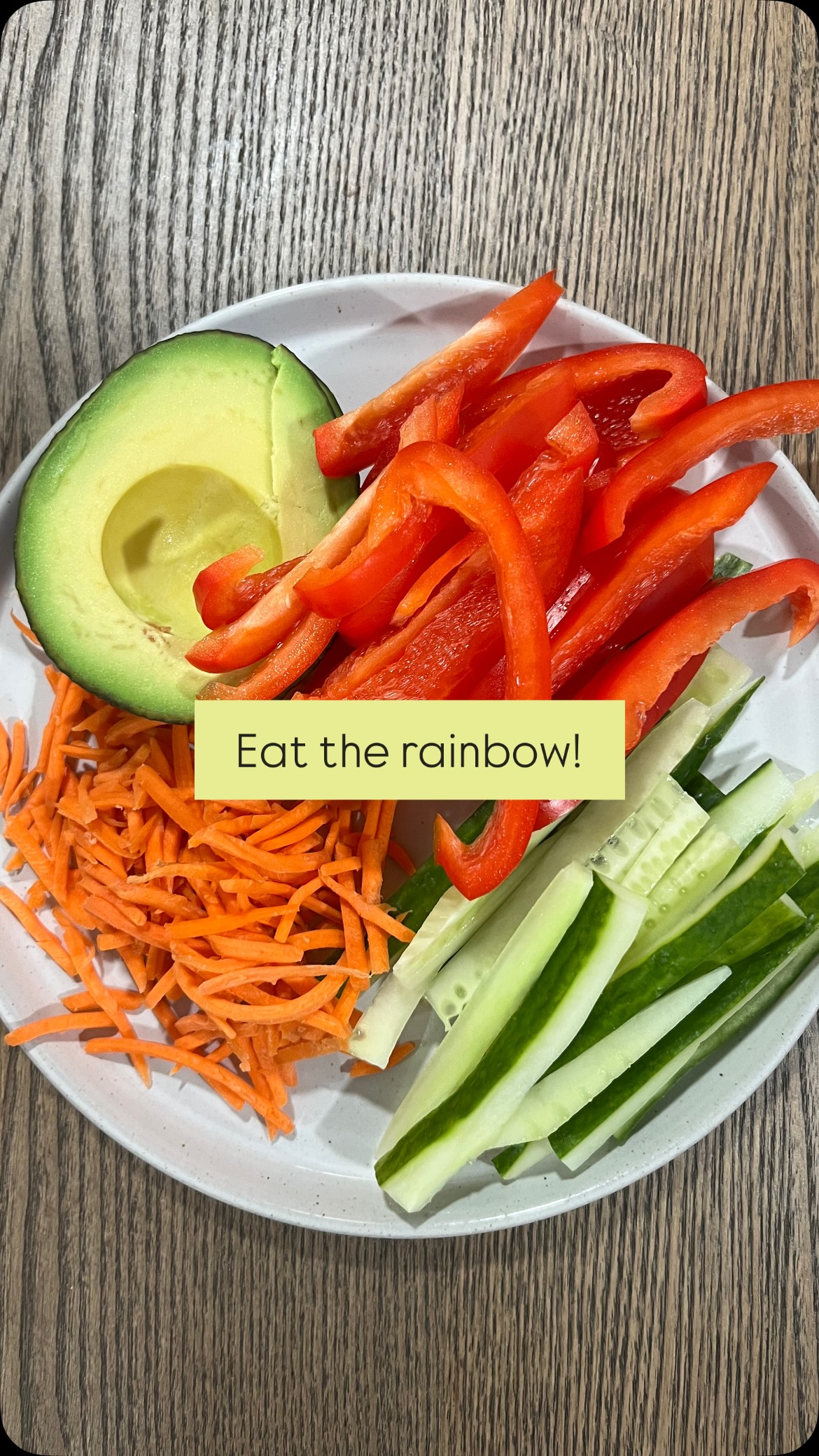 Fill your plate with color! Different color veggies provide different nutrients... so eat the rainbow 🥑🥒🫑🥕 #colorfulplate #guthealth #functionalnutritionrx #dietitian #nutrition