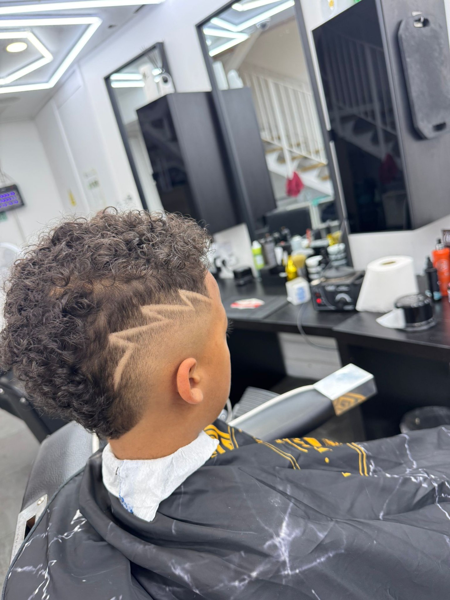 That fade and design work coming through sharp. We take our time on the details so you leave looking right. #taperfade #barberlife #guildfordbarbershop #epicbarbers #surreyfades