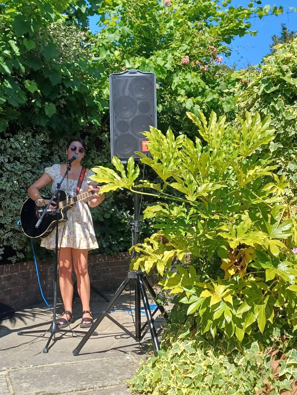 This bank holiday Monday, we have Milly McCarron performing for us from 2:30pm!🎸
Our hours this weekend are…
Friday - open 12-11pm, food served from 12-3pm 6-9pm, pizzas from 3-6pm
Saturday - open 12-11pm, food served from 12-3pm 6-9pm, pizzas from 3-6pm
Sunday - open 12-8 food served from 12-6pm
Monday - open 12-6, food served from 12-3pm, pizzas from 3-6pm