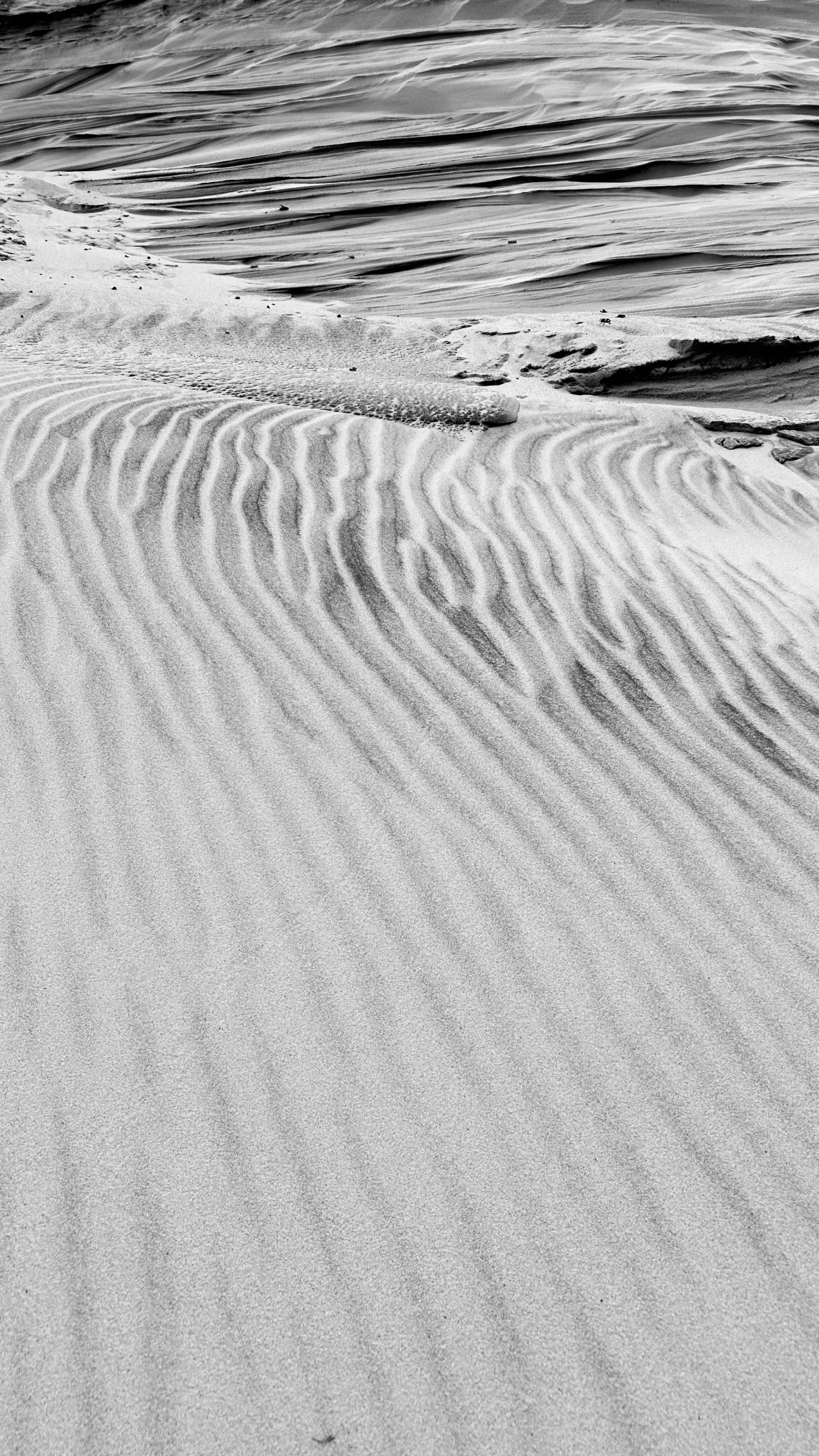 Go with the flow.
Mit den Händen in der Erde,
von Wasser umgeben,
Wind in den Haaren und Salz auf der Haut.
Atme.
cl-ay.de
•
Go with the flow.
Hands in the earth,
surrounded by water,
wind in my hair and salt on my skin.
Breathe.
cl-ay.de