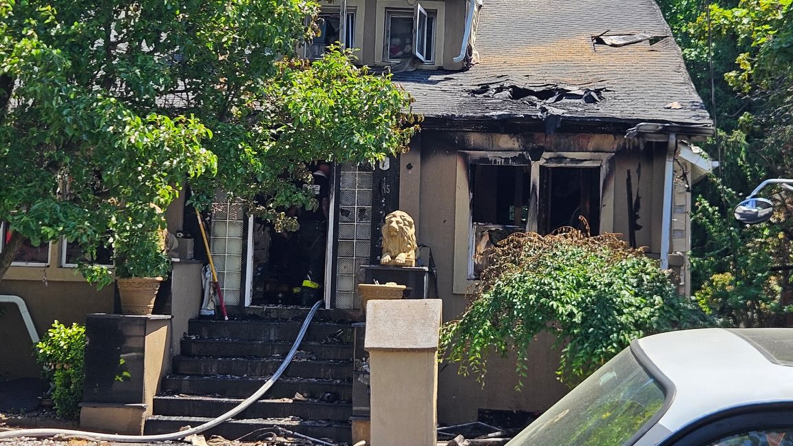 On May 19th, Rehab 13 responded to the 200 block of Woodlawn Ave in Merchantville to support crews operating at a residential dwelling fire.
With temperatures climbing throughout the incident, our focus was keeping firefighters hydrated and cooled down with plenty of cold drinks while they worked on scene.
Great teamwork by all agencies involved to help bring the incident to a safe conclusion. Stay safe everyone.
#Rehab13