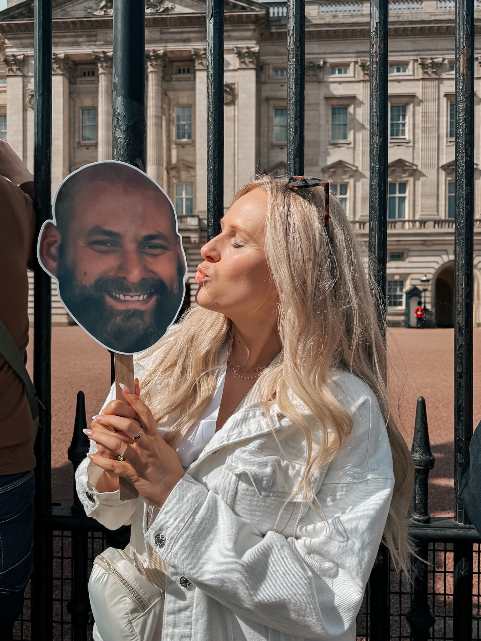 hen do day two - tea with the king 🇬🇧☕️
our first FULL day in the UK we took to the sights! Jake really enjoyed seeing London, that’s for sure.
first we popped over to say hi to the king. what timing, too, as we were in hyde park as a 41 gun salute to celebrate 2 years since the coordination of King Charles *cue Anna’s “it’s coordination day!!! here* was happening!
now, it took about 12 canon fires for us to understand what was actually going on, thanks to a few google searches and following the sounds of the canons. Normally, I wouldn’t recommend running straight to the sounds of g*nfire, however once you confirm it’s a historical celebration I HIGHLY recommend 👏👏
Princess Anne wished us well to our afternoon tea at the Dilly, which was the perfect cure for our jet lag! we’re still obsessing over the tea being served in a double decker red bus. was it touristy? yes, but you gotta lean into sometimes !!
we ended the night exploring the streets of White Castle, learning about the history and tragedies behind the infamous Jack the Ripper.
we took recs from the locals to try Noodles & Beer — and none of us were prepared for our SPICY this spot was going to be. so, let me be the first to tell you, mentally prepare accordingly. 🔥🔥
swipe >>> through to the highlights of day two, peep the @jakemarch1 cameos, and steal my itenerary !!
#henparty #hendo #bachlorette #london #girlstrip