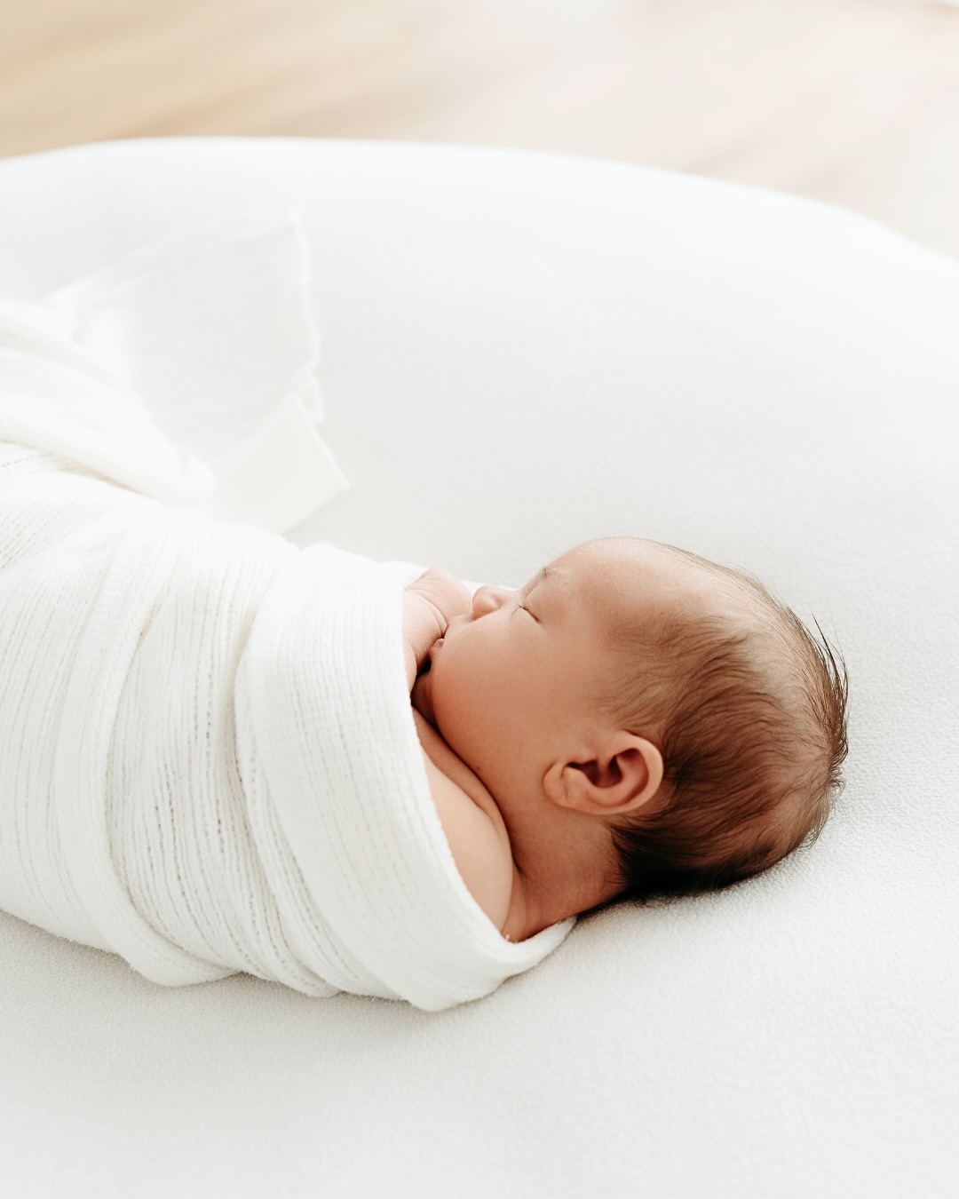 Casey 🤍 The most wide eyed soul at 20 days new. Sleep was minimal but being cute was at an absolute maximum 🥹😍
-
#brisbanefamilyphotographer
#brisbanenewbornphotographer
#brisbanematernityphotographer
#newbornphotography
#newbornphotographerbrisbane