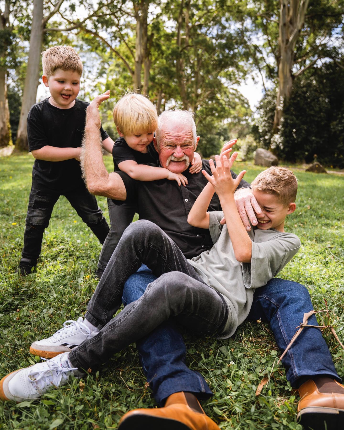 I love that way each family is unique and how that translates into how a photoshoot pans out 🙌
But the one thing that is always consistent is the fun, the laughter and the memories made ❤️
