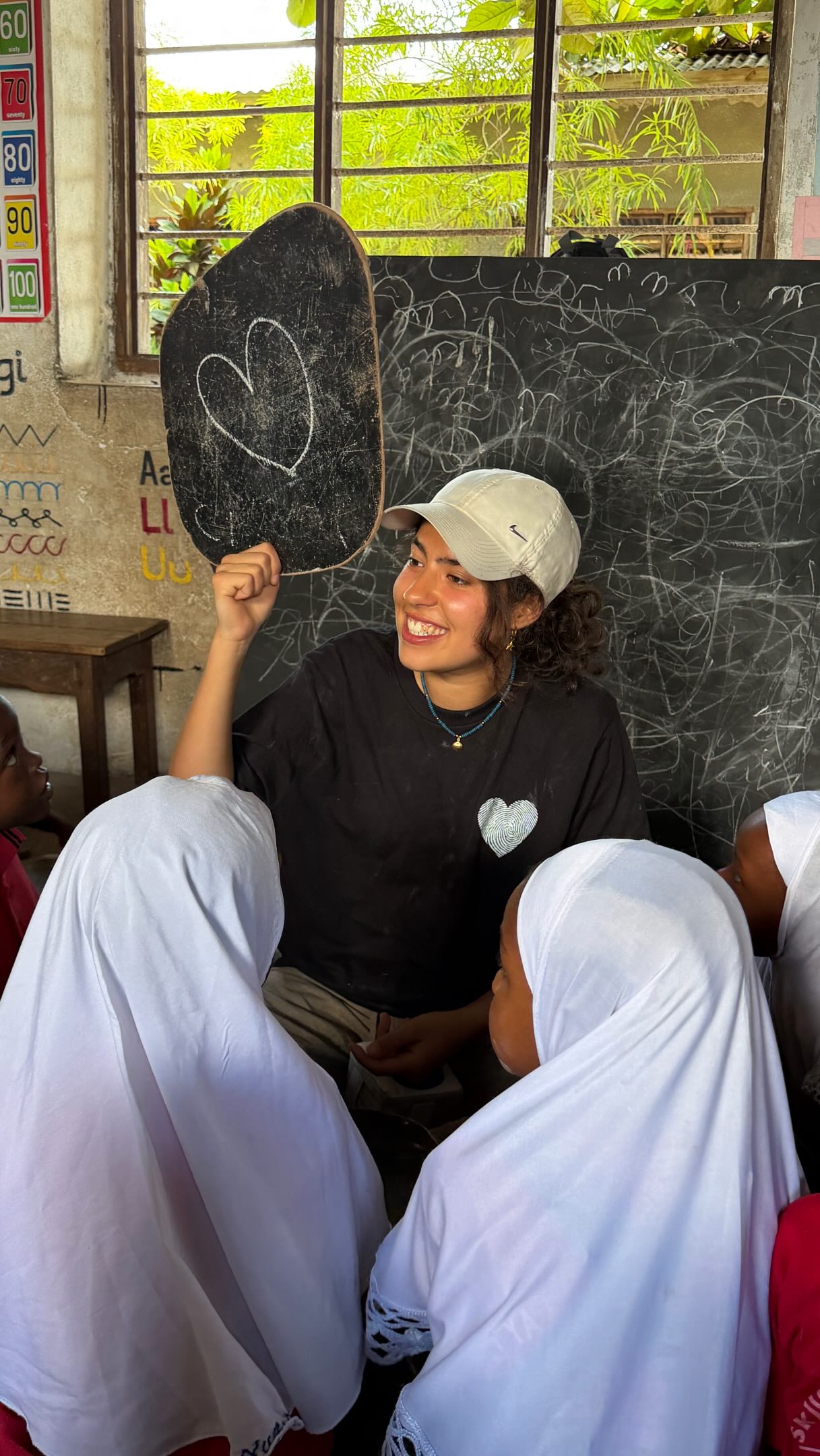 Our fingerprints don’t fade from the lives we touch 🫶🏽
.
#volunteering #volunteer #volunteerabroad #volunteerafrica #zanzibar