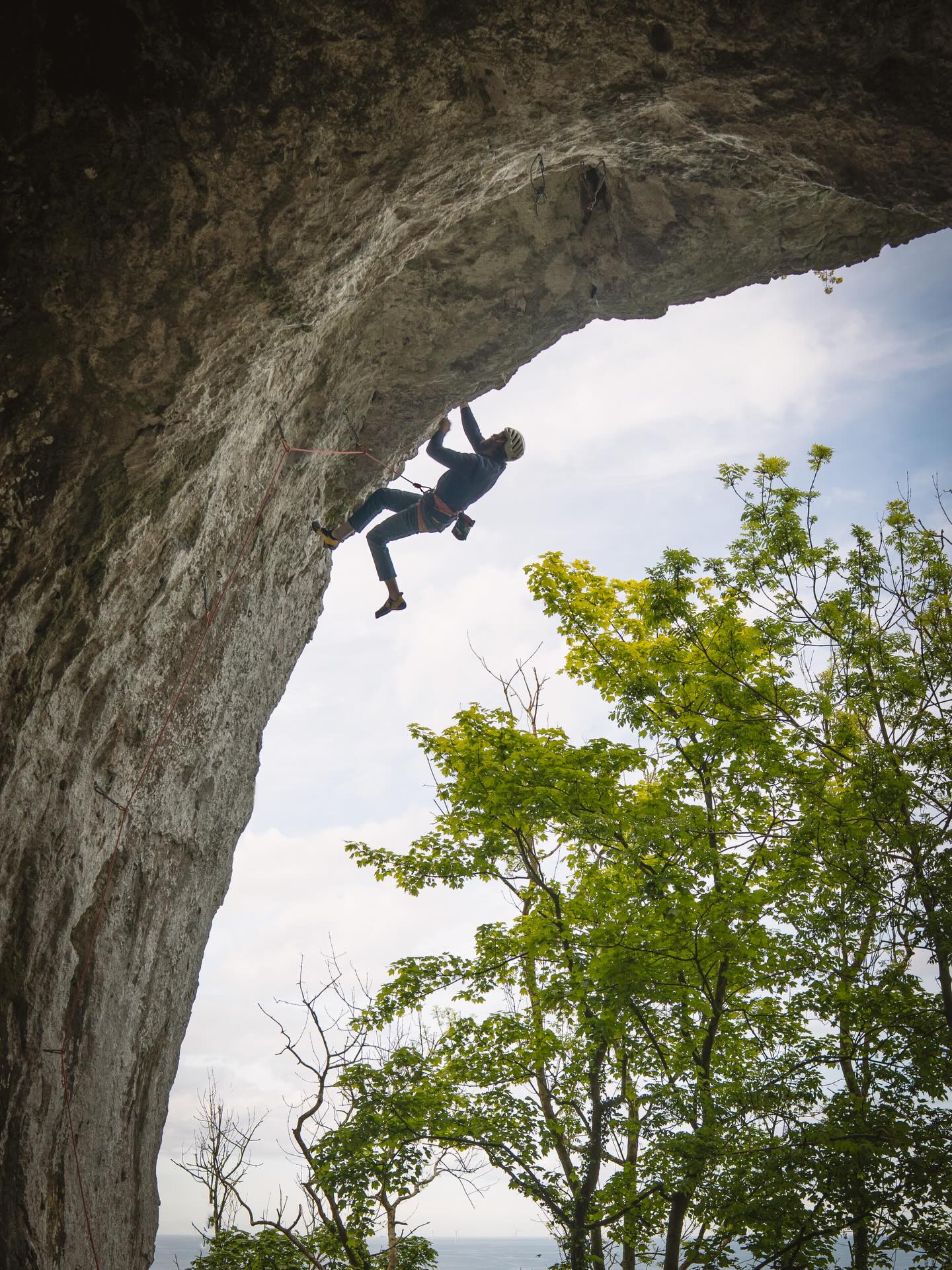 Trying something a bit harder means fewer routes ticked, as in, none 😂 The Wirral Whip 7c+ didn’t get ticked when I tried it once in 2019 and neither did it get ticked today!
I’ve done 55 routes at 7a or harder so far this year but I’m feeling like I want to get on some harder stuff, accepting many sessions will not result in ticking anything. That’s ok though I can take positives from little wins and for me that’s key to enjoyable redpointing.
The Wirral Whip felt hard 7 years ago and it still does. Easy climbing leads to a boulder problem on small holds as the route steepens, ending on a tufa rest before summoning some power for one hard move and then absolute jugs and a hero cut loose.
I remember not really liking the route last time but I made good progress today and had fun, keen to get back on it!
.
#climbing #sportclimbing #sonyalpha #northwales #llanddulas