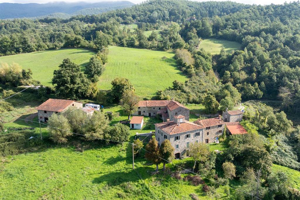 OWN A PIECE OF TUSCAN HISTORY: An entire 11th-century medieval hamlet is waiting for its next chapter. 🏛️✨
Dating back to the year 1000, this rare, authentic borgo is nestled on an elevated crest in Chiusi della Verna, offering dramatic, panoramic views over the legendary Casentino Valley. Bordering the pristine Casentinesi Forests National Park, it represents the ultimate blank canvas for a visionary restoration project. 🌲🌅
The Opportunity:
🌿 1,600 sq. m (17,222 sq. ft) of internal footprint across a central cluster of stone farmhouse buildings and rustic outbuildings.
🌿 Your own private, consecrated medieval chapel.
🌿 165 private acres (67 hectares) of lush woodlands, fertile arable land, and rolling pastures.
🌿 Exceptional infrastructure already in place: mains electricity, telephone lines, and three active, drinkable fresh-water springs.
Whether reimagined as an ultra-exclusive private family estate, a high-end boutique Albergo Diffuso, or a sustainable luxury wellness retreat, opportunities of this scale and historical importance are vanishingly rare.
Step into the romance of ancient Tuscany and build a legacy.
💶 Price: €1,249,000
📍 Chiusi della Verna, Casentino, Tuscany
📥 Direct Message us for full details or to arrange a private viewing.
#TuscanyRealEstate #BorgoInVendita #TuscanHamlet #HistoricProperty #InvestmentOpportunity