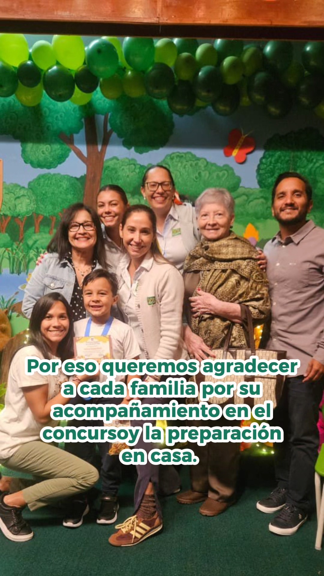 Nos llena de un orgullo inmenso felicitar a toda nuestra delegación por su impecable y valiente participación en este encuentro✅
❤Cada uno de nuestros alumnos subió al escenario demostrando una seguridad, confianza y talento que reflejan el verdadero espíritu de nuestra comunidad; verlos brillar y defender sus ideas con tanta pasión es, sin duda, nuestro mayor premio. Más allá de cualquier resultado, celebramos el esfuerzo, la constancia y el corazón que cada niño puso en este proyecto.
Dentro de esta gran participación colectiva, queremos extender una felicitación muy especial a Mariano González por obtener una merecida Mención Honorífica, y a Oliver Méndez por alcanzar el primer lugar en poesía en español🏆
Estos logros son el reflejo del gran talento de nuestros alumnos y del apoyo incondicional de sus familias. ¡Gracias por hacer equipo con nosotros y demostrar juntos la excelencia del Colegio Vizcaya! 🏆💚