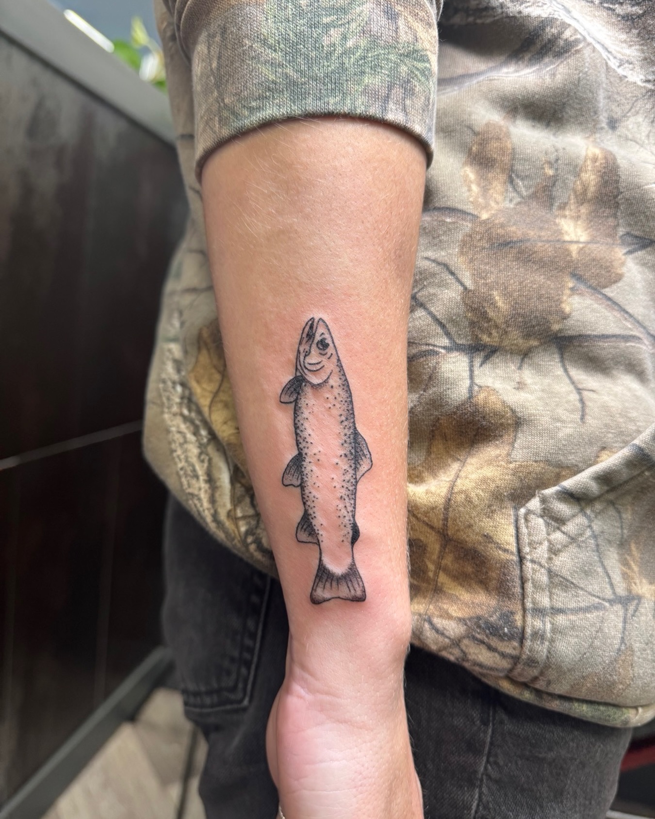 Little stippled fish by Kelsey
@kelserintattoos
To book with Kelsey
Request an Appointment at
TitanTattooNashville.com