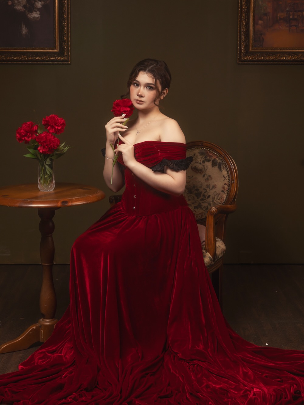 Absolutely stunning!!! A photoshoot celebrating her turning 18years old 😍a little bit of drama and classic feels.
#fineartphotography #predebut #photoshoot #predebutshoot #photostudios