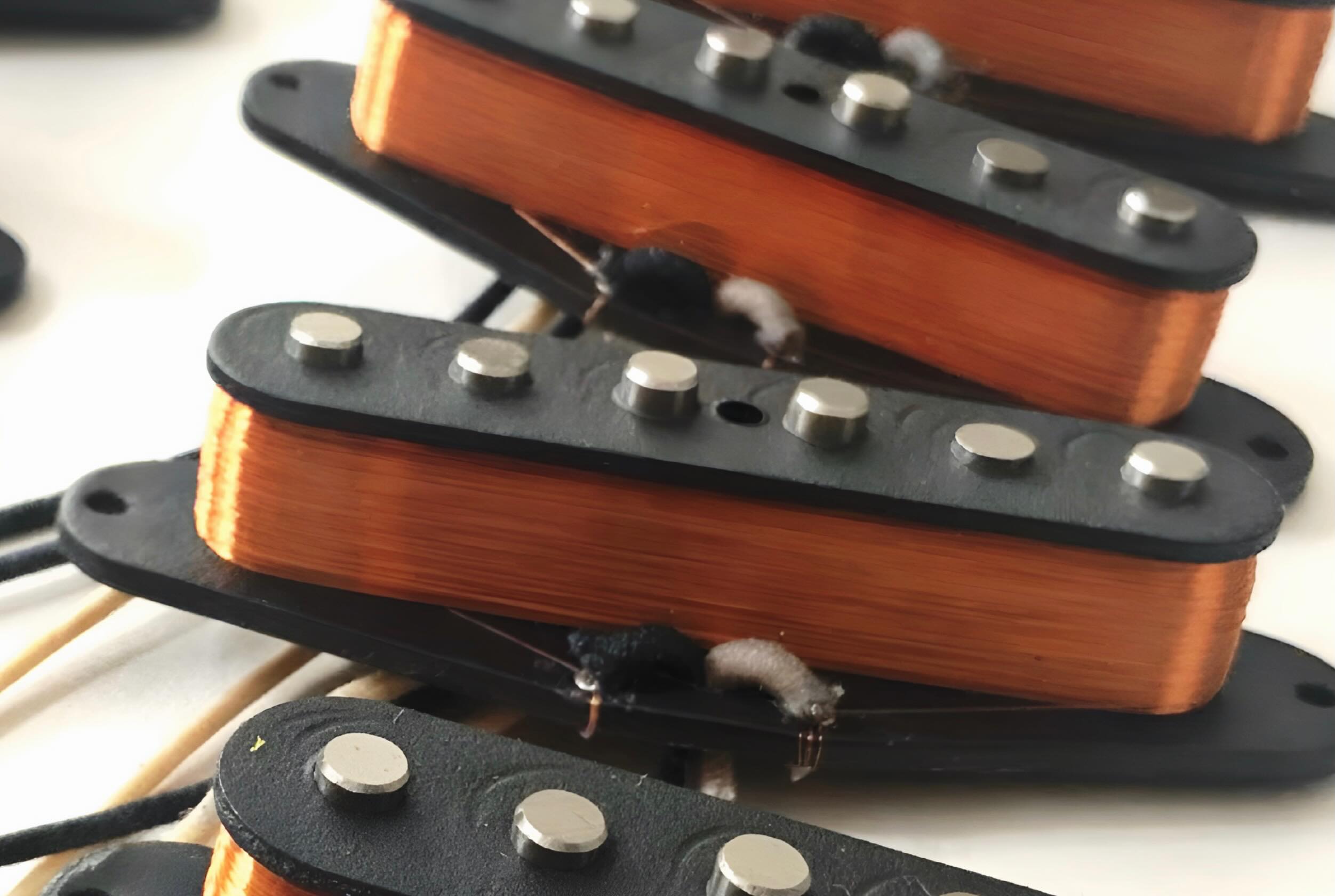 What are “STEEL STRING SPECIALS” woody hollow tone with great 2&4 positions, ideal for Knopfler, Mayer, SRV and Hendrix tones. These pickups are not reverse engineered from anything in particular but stand alone in their own right.
Exclusive from @peachguitars only.