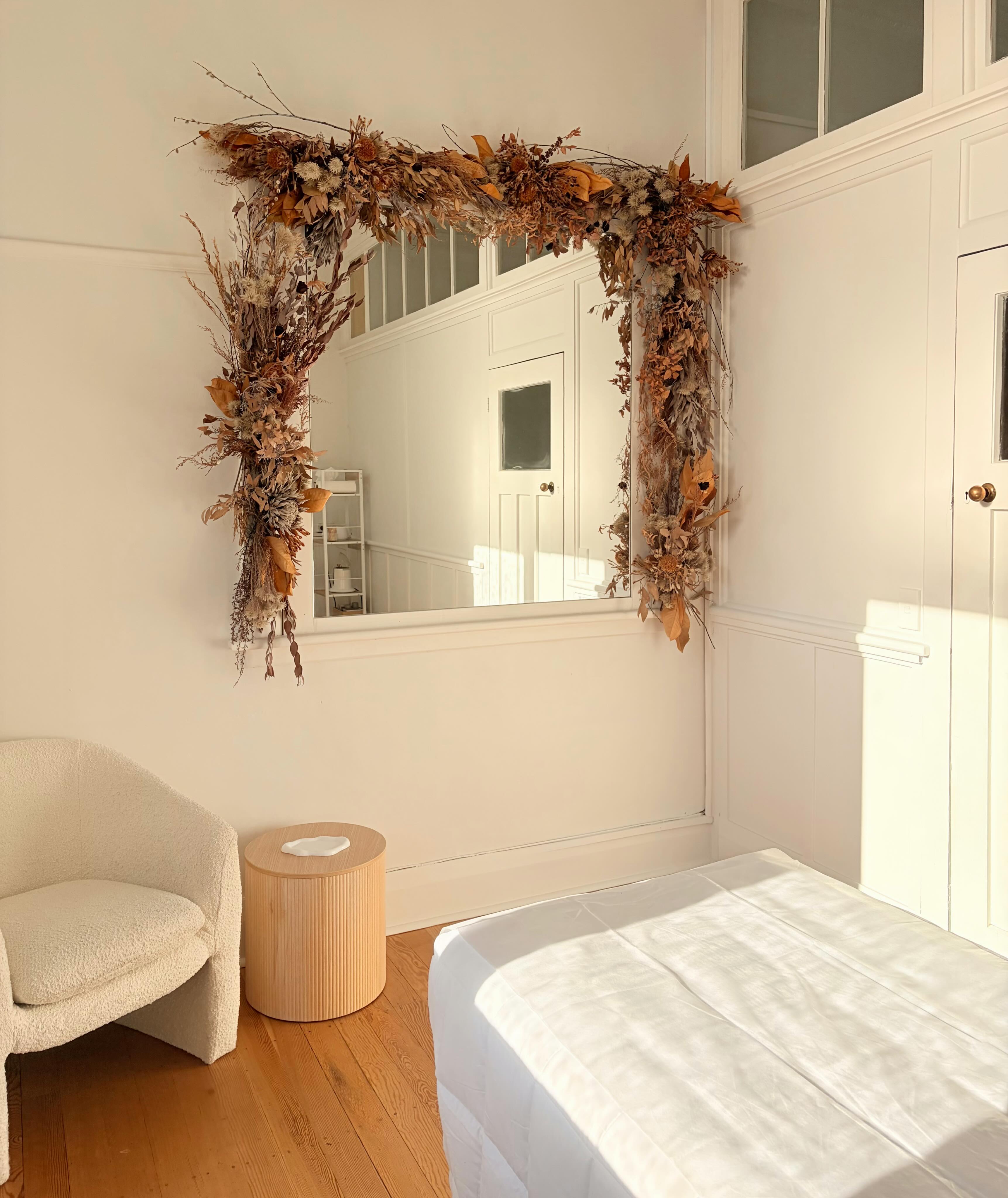 A cozy corner to relax, and unwind even on the chilliest days 🫶🏻🌸
#embellirnz #dunedinnz #relaxation
