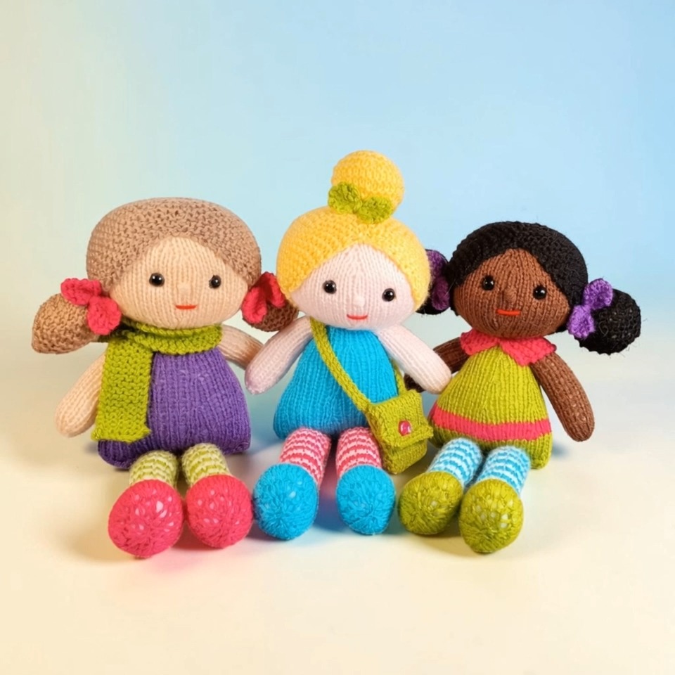 The girls wanted to say thank you for all your lovely comments!
I'm so pleased that so many of you like them too, I honestly can't quite believe the number of lovely comments you've posted about them- thank you so much!
https://linktr.ee/clairefairalldesigns