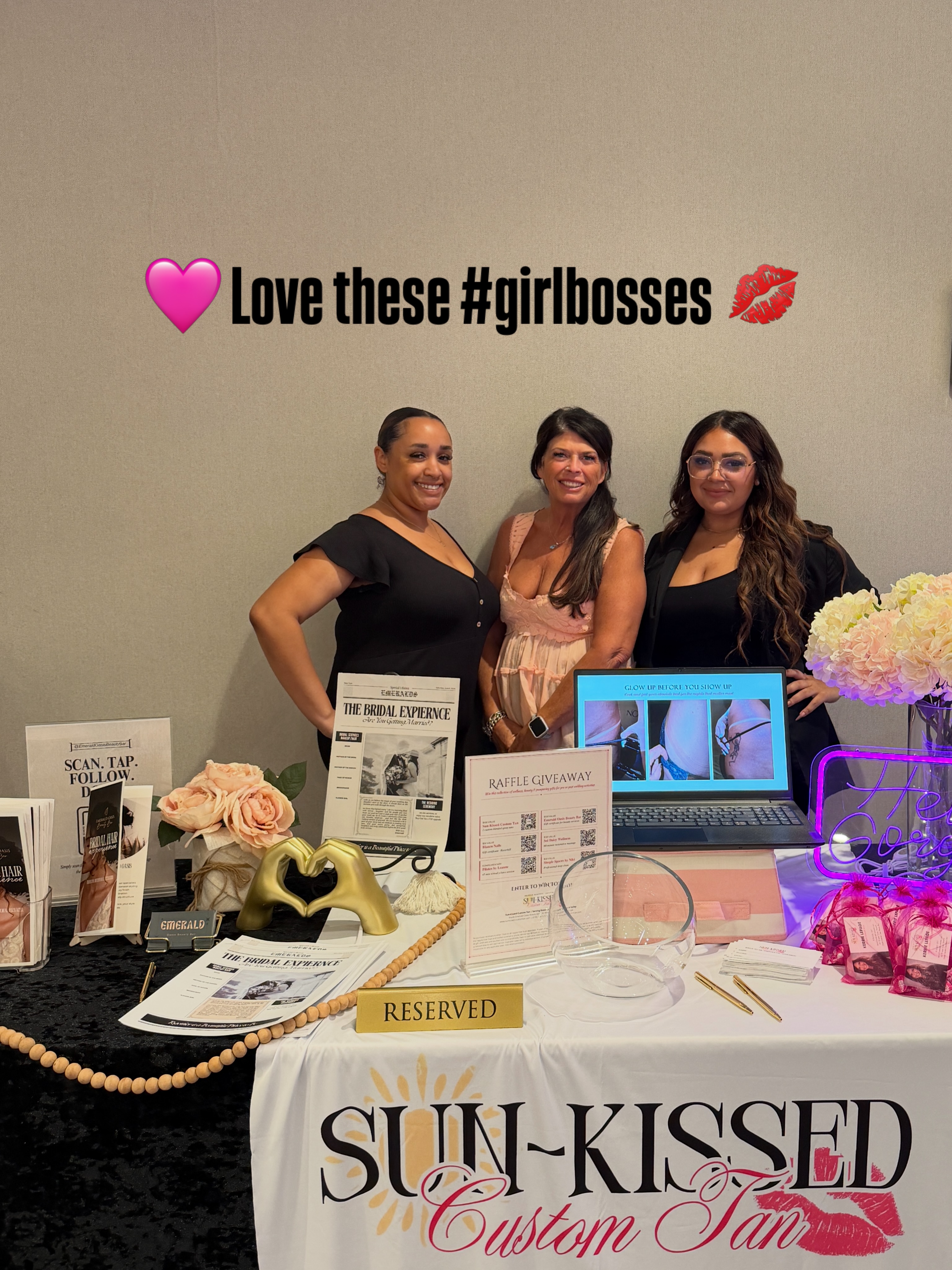 Still glowing from yesterday at the @happilyeverexpo ✨🤍
So grateful for this amazing collaboration @emeraldoasisbeautybar, the connections we made, and all the lovely brides who visited our booth yesterday! 💍
We loved meeting everyone and can’t wait to bring the glow + glamour to your big day with flawless custom airbrush tans made just for you ✨
Bridal season… we’re ready for you 🤍
#SunKissedCustomTan #BrideToBe #BridalGlow #CustomAirbrushTan #WeddingGlam