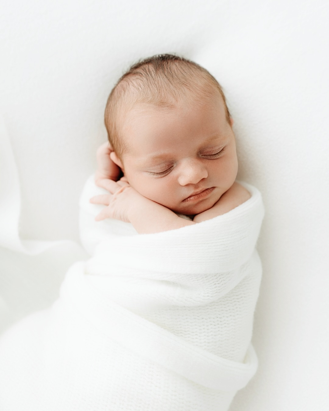 A rainy Monday and what more could you want but newborn snuggles? 🥹 The best. Nina at just 7 days new did exactly that, and slept like a content little model. So perfect 🤍🤍
-
#brisbanefamilyphotographer
#brisbanenewbornphotographer
#brisbanematernityphotographer
#newbornphotography
#newbornphotographerbrisbane
