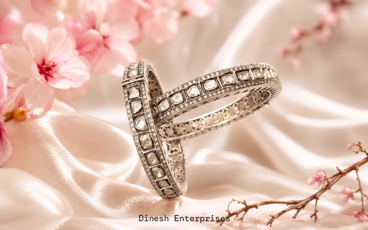 Luxury Bangles #haidrabadibangles #haidrabadijewellery #goldbangles #polkibangles #luxuryjewellery