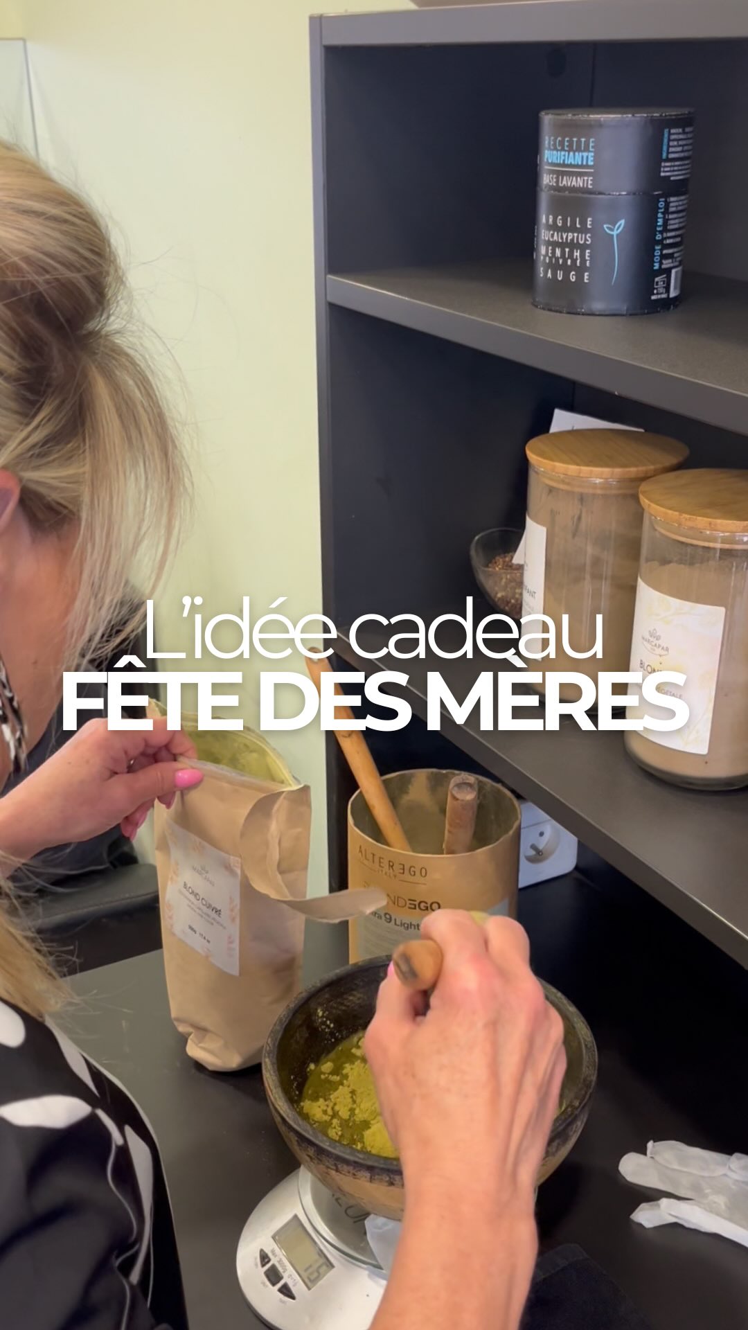 Tu cherches un cadeau original pour la fête des mères ?🌸
On a exactement ce qu’il te faut.
Nos cartes cadeaux sont imprimées sur du papier ensemencé : une fois utilisées, tu les plantes dans la terre et des fleurs poussent. 🌱
C’est beau, c’est utile, ça sent bon le printemps et ça dit « je t’aime » d’une façon qu’elle n’oubliera pas.
Passe au salon, on s’occupe de tout 💚
⏳ La fête des mères c’est le 31 mai, plus que quelques jours !