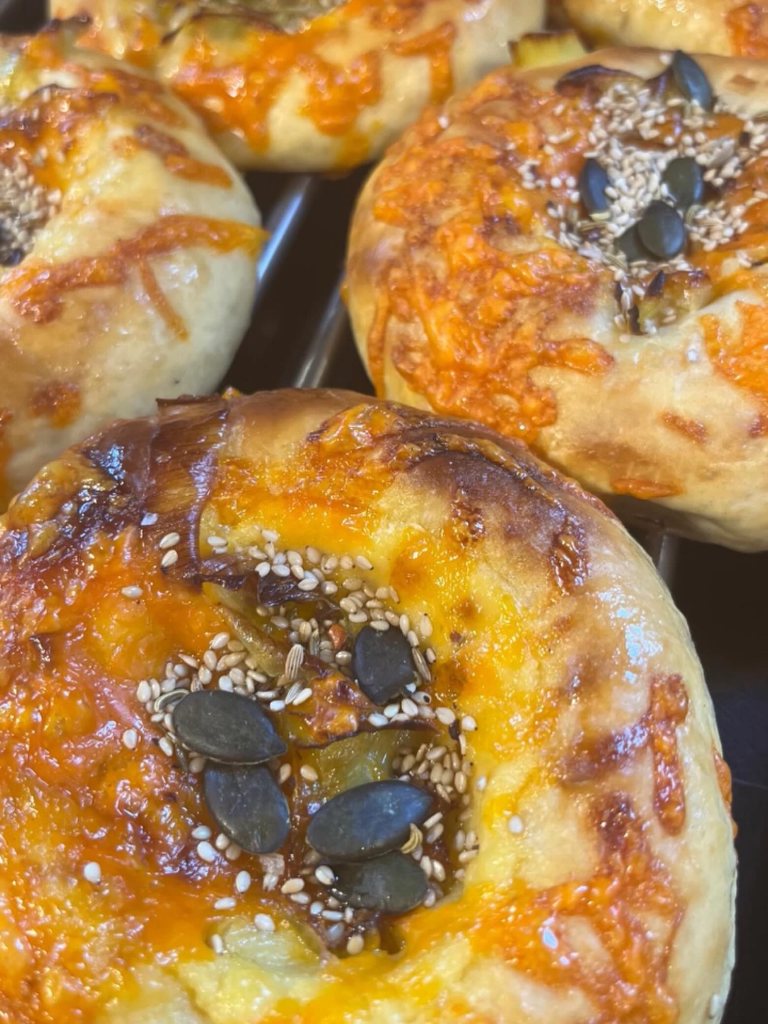 Thought I’d better pop this on a post. Used the amazing @clawsonfarms Red Leicester for these, it has a depth of flavour that supermarket Red Leicester simply doesn’t have