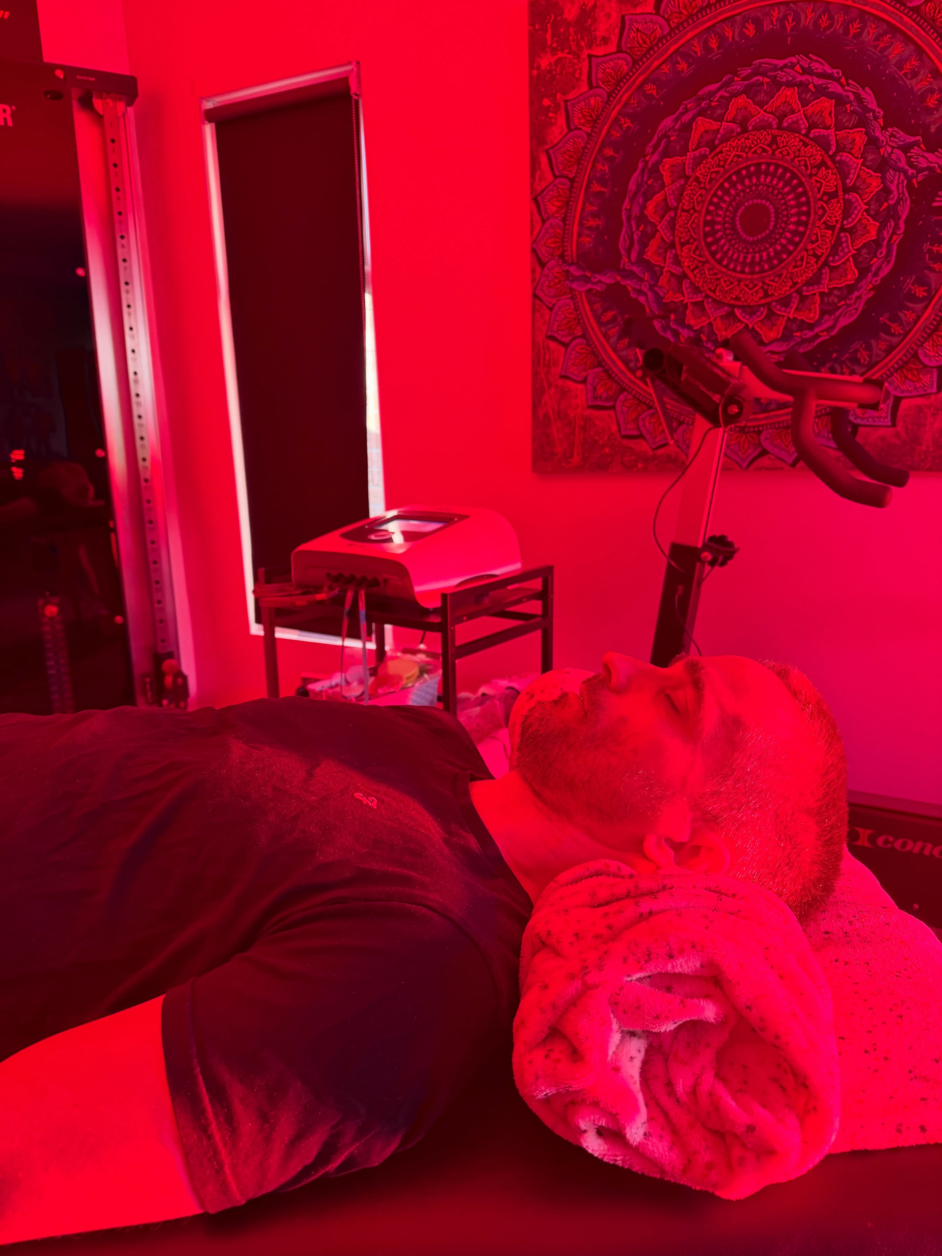 Introducing Your 30-Minute Nervous System Reset 🧠
A premium nervous system recovery session designed to help your body unwind, regulate, and recover.
Using gentle direct-current neuro-stimulation, the session targets key areas linked with the nervous system and vagus nerve to help shift the body away from stress mode and into a calmer, more relaxed state.
You simply relax while the NEUBIE works in the background.
Perfect for evening unwinding, stress, fatigue, tightness, and poor recovery.
Head to the link in bio to book your RESET today 🔗
#NeubieMasterReset
#NervousSystemReset
#NeuroRecovery
#StressToRecovery
#TAGFITRecovery
