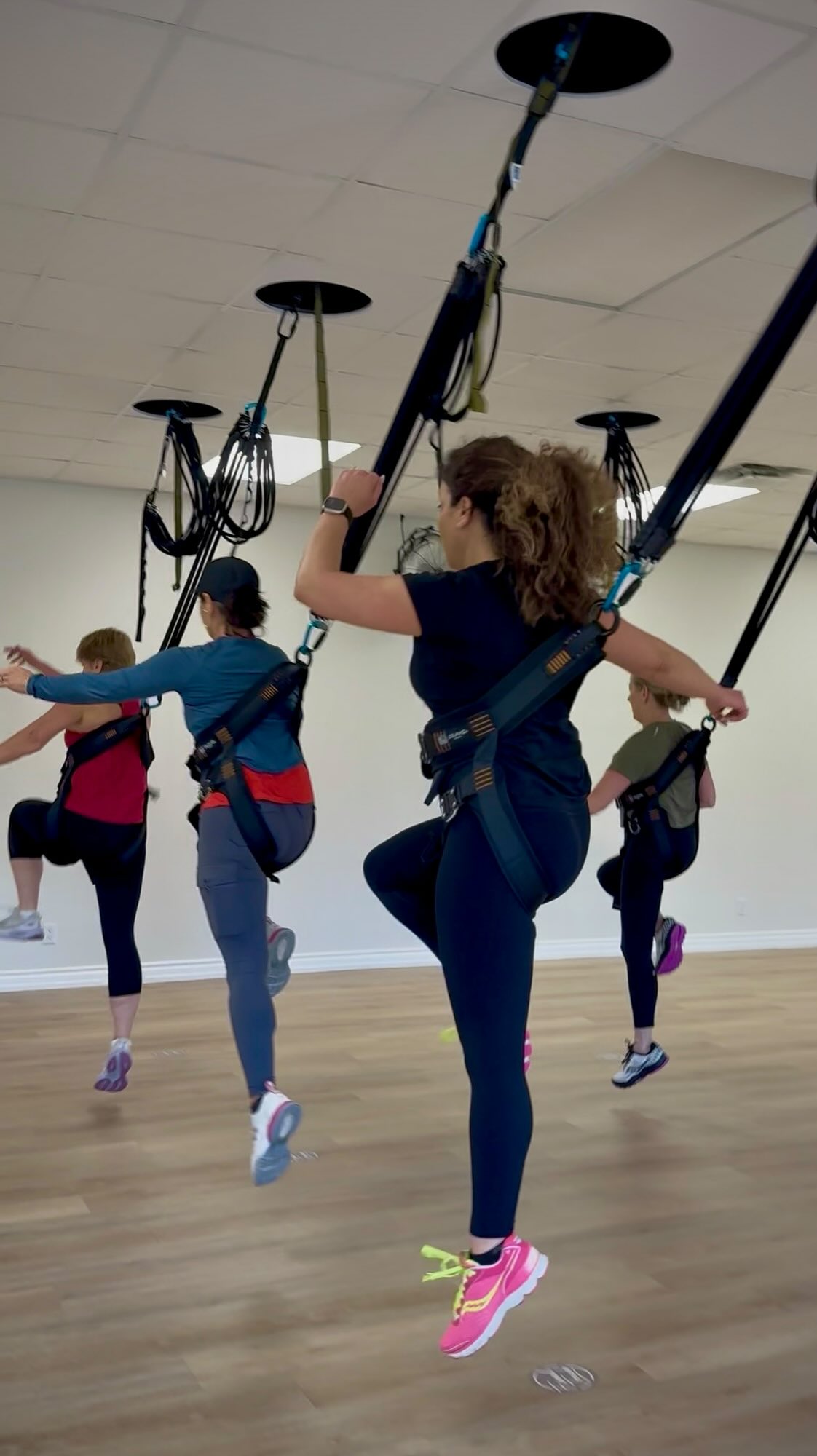 Norfolk ladies, this one’s for you. ❤️
Final Touch Ladies Fitness in Simcoe is Canada’s first Sling Bungee affiliate gym, and their Grand Reopening is dropping this June. Moms, daughters, beginners — everyone fits in here. Tag someone below who needs to see this 👇
#SlingBungee #NorfolkCounty #SimcoeOntario #blogNorfolk