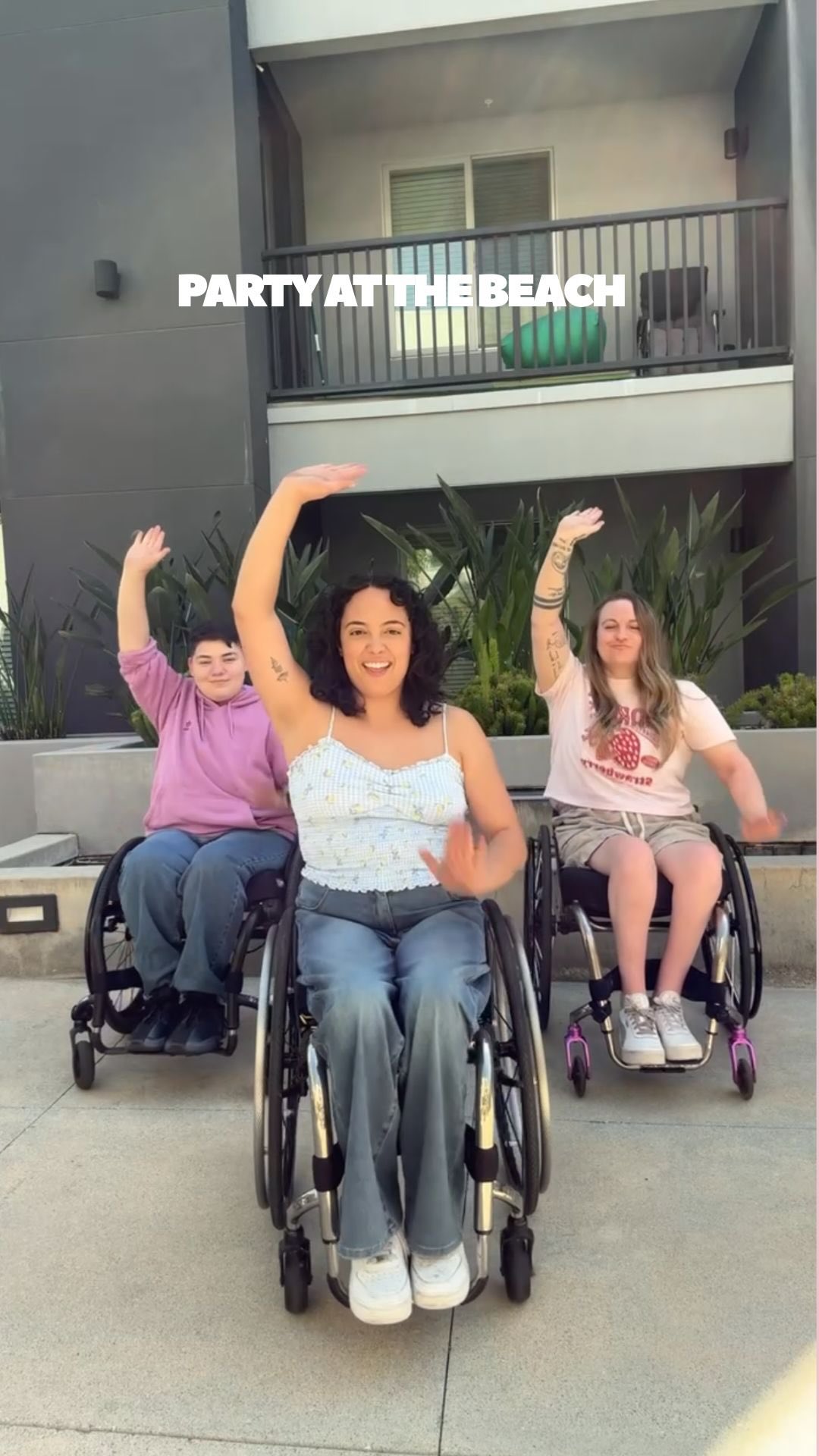 Party at the beach 🌊☀️🏖️🧡
This dance is so fun! We loved adapting it 😍
dc: @p0vantt & siahxtwo777 on tiktok 🪩
#tiktok #trend #rollettesdance #partyatthebeach #wheelchairdance