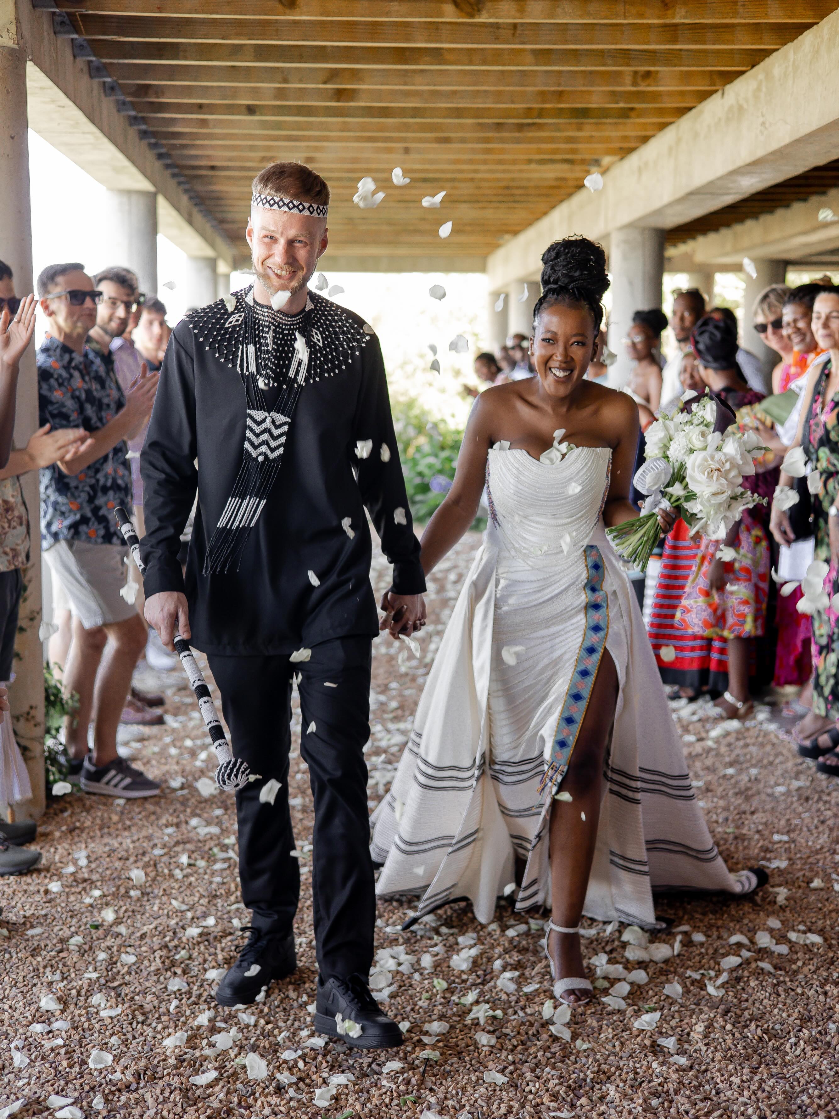 Xhosa tradition mixed with UK charm — what a glorious combination it was.
A beautiful celebration of culture, love, and two worlds coming together so effortlessly. Truly such a special wedding to be part of.
#xhosawedding #culturalwedding
@landtscap
@jessied__photoandfilm